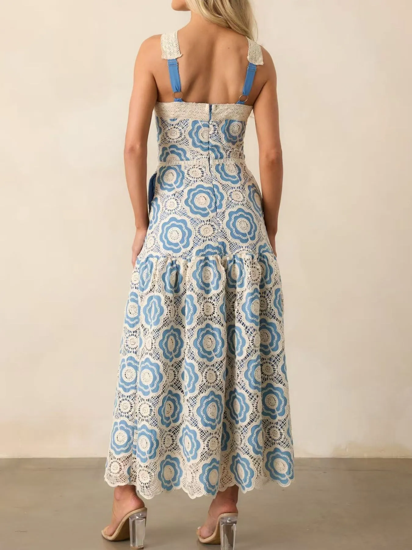 Lace Sleeveless Tiered Midi Dress - Image 3