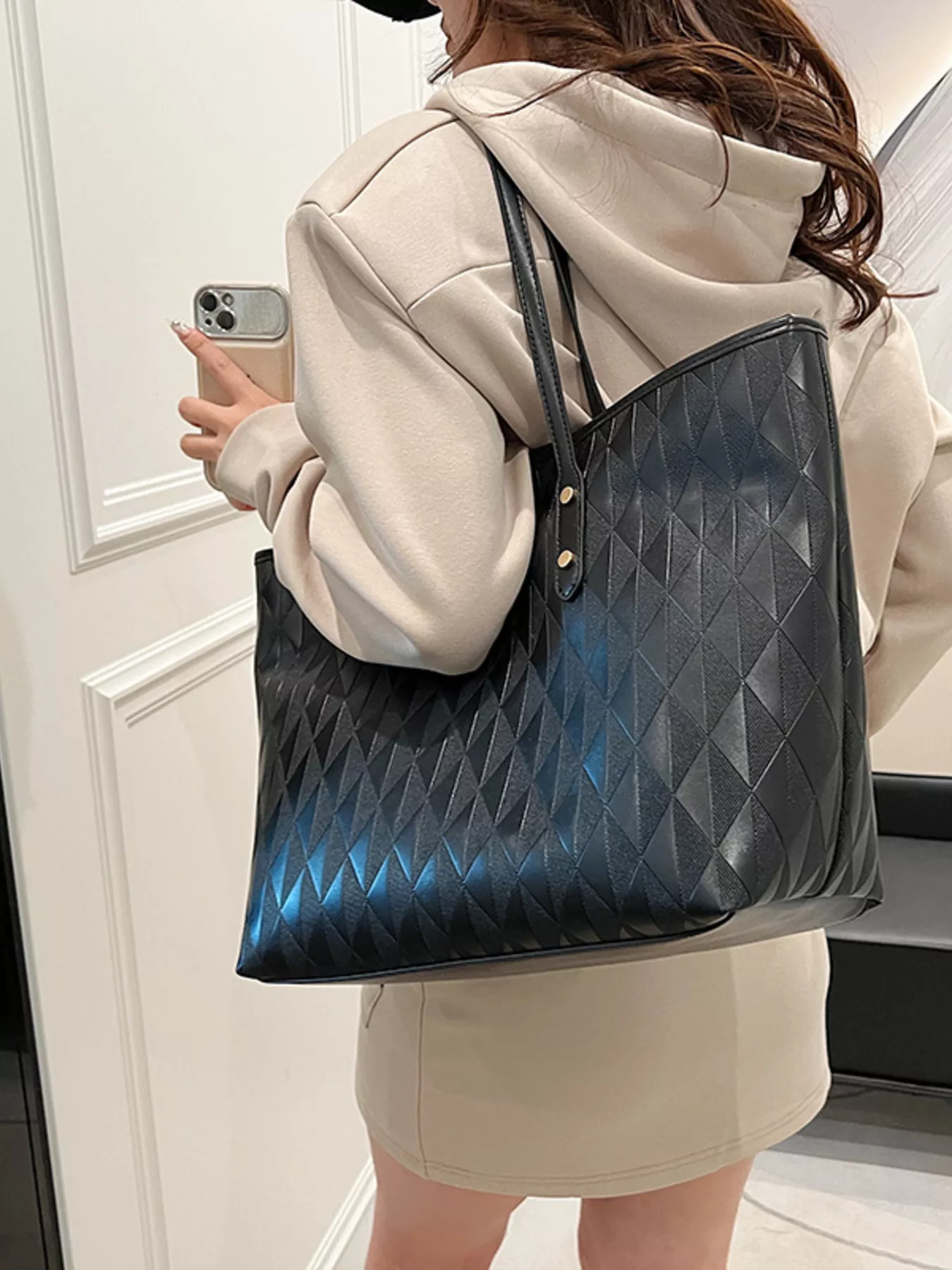 Large Capacity Shoulder Bag - Image 8