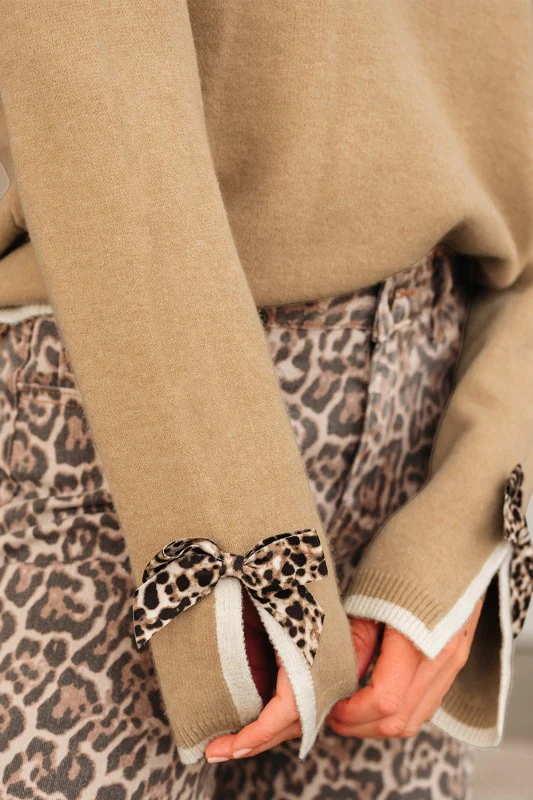 Leopard Bow Split Cuff Contrast Trim Sweater - Image 4