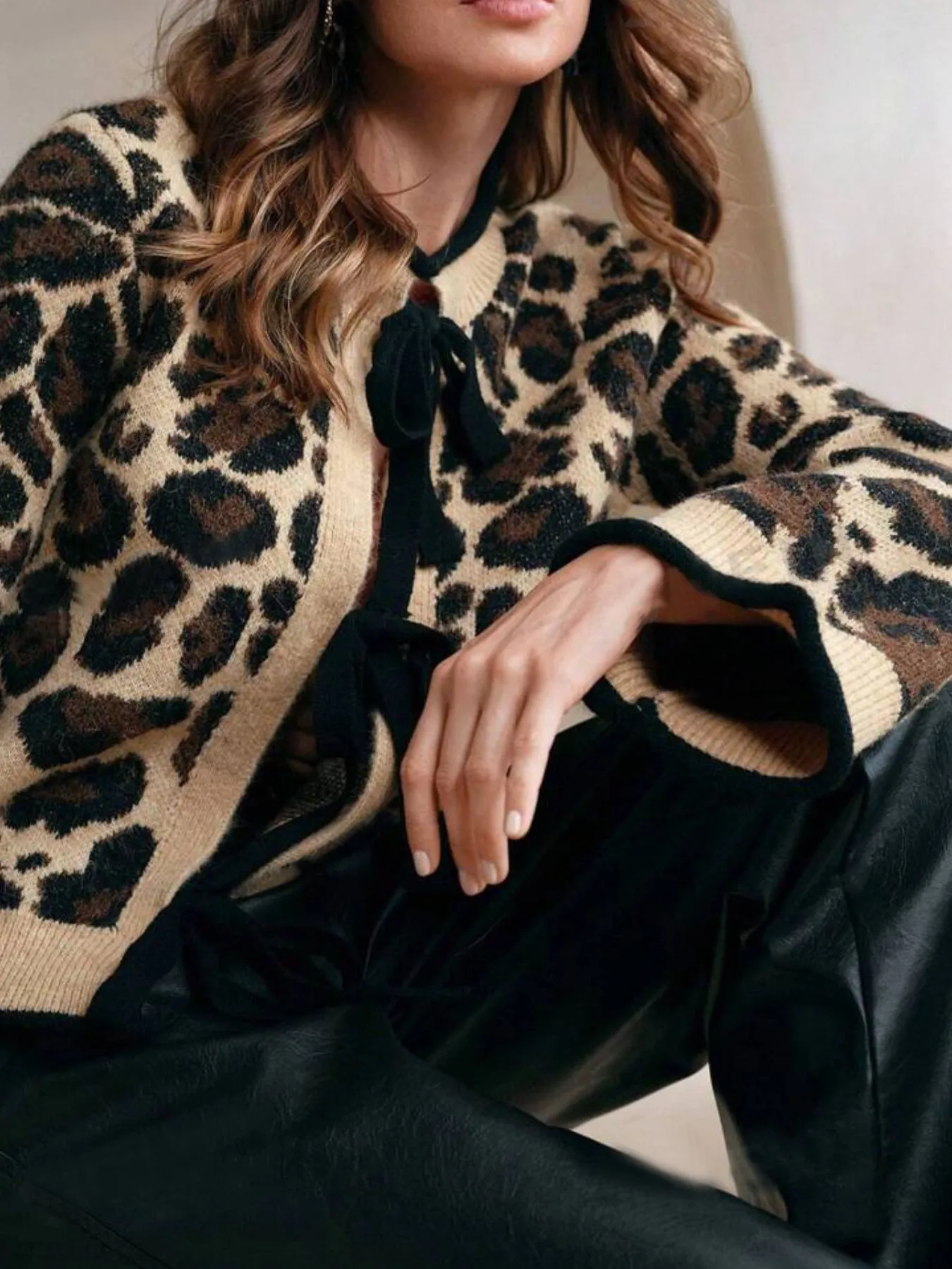 Leopard Print Bow-Tie Front Cropped Cardigan - Image 5