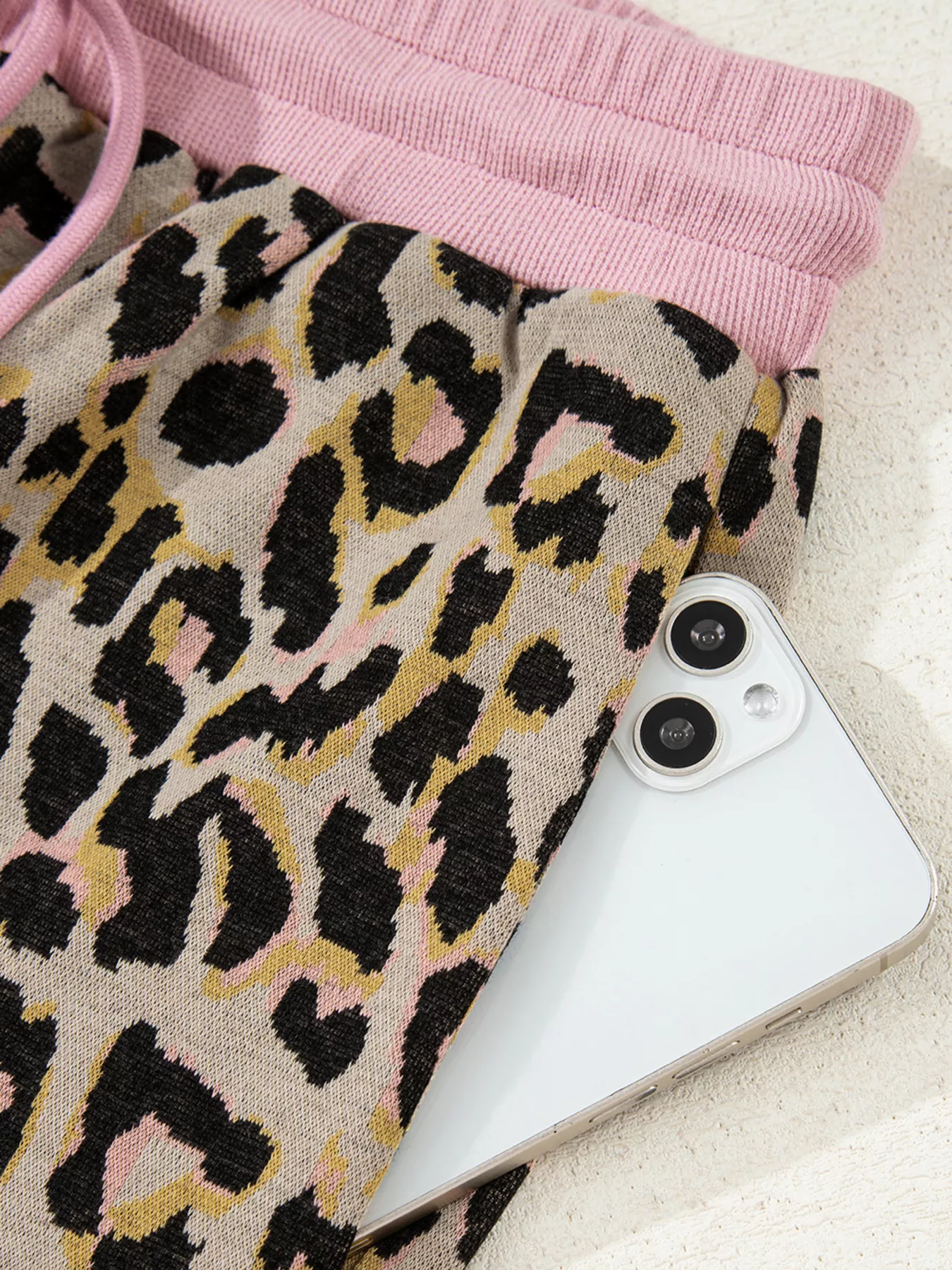 Leopard Print Contrast Edge Long Sleeve Pullover Shorts Set - Image 7