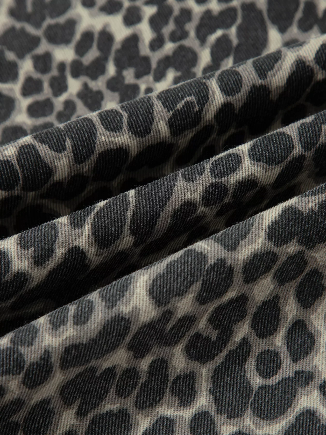 Leopard Print High Waist Barrel Jeans - Image 11