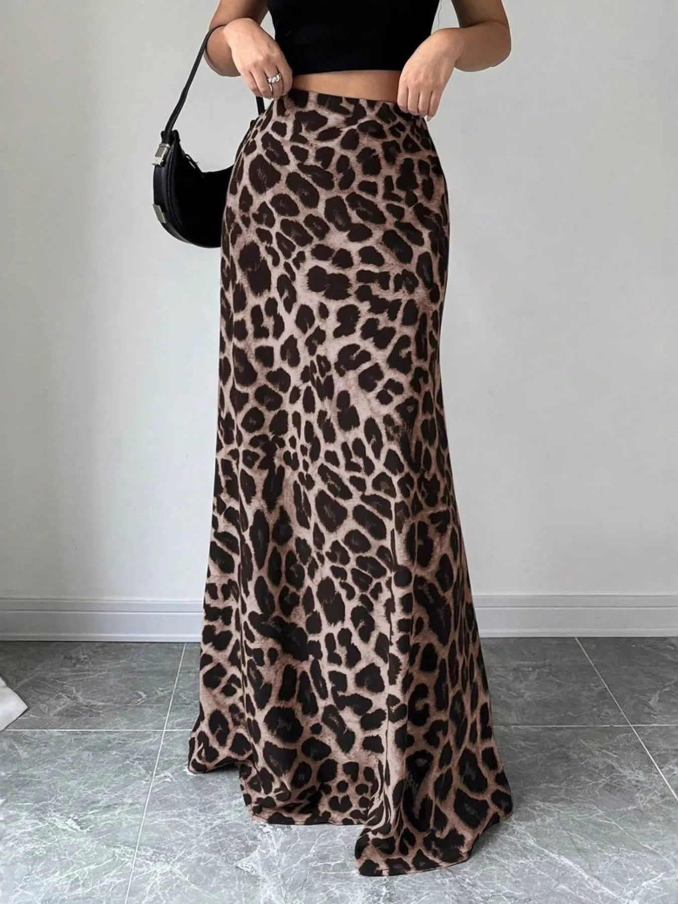 Leopard Print High-Waisted Maxi Skirt - Image 2