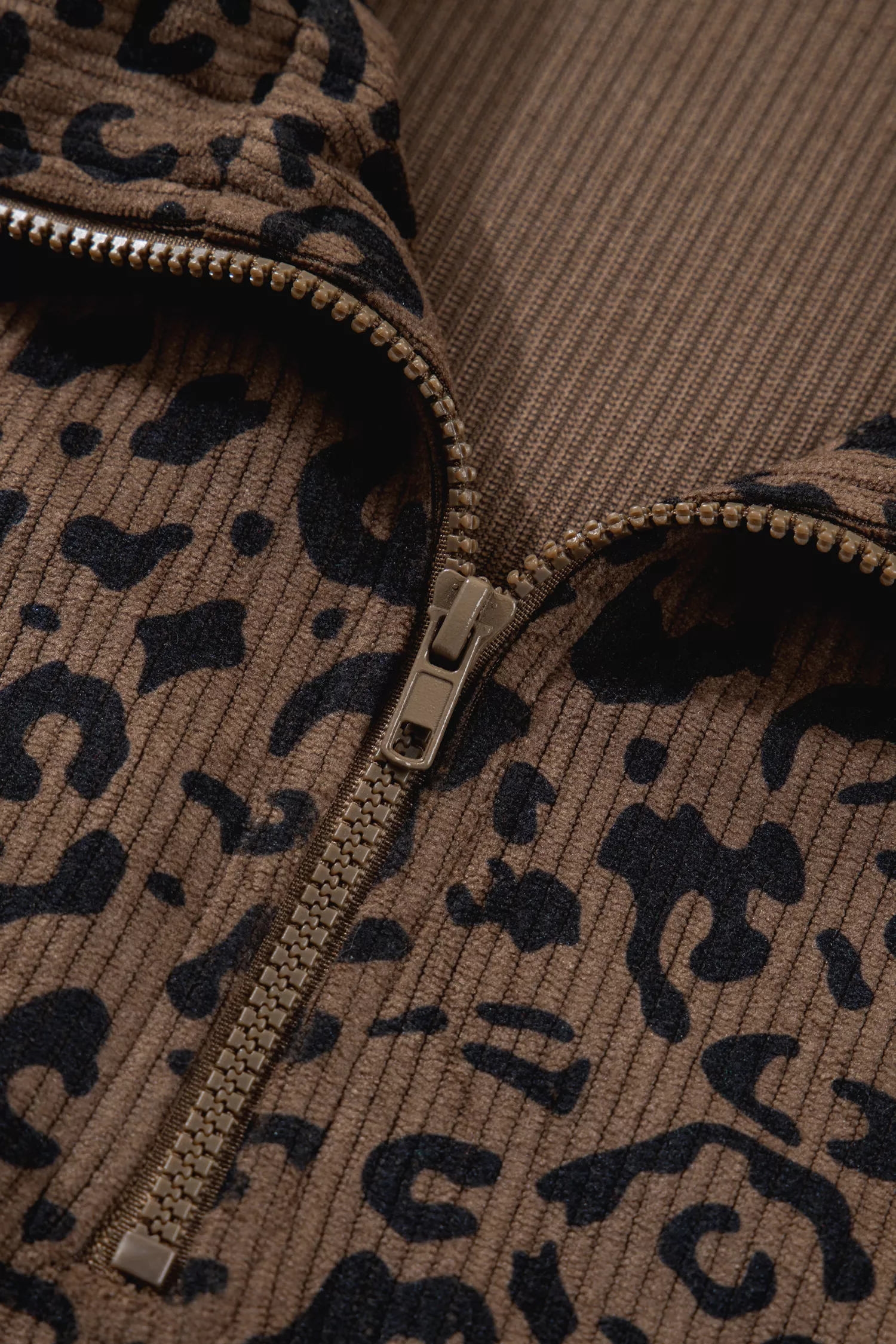 Leopard Print Quarter Zip Corduroy Sweatshirt - Image 7
