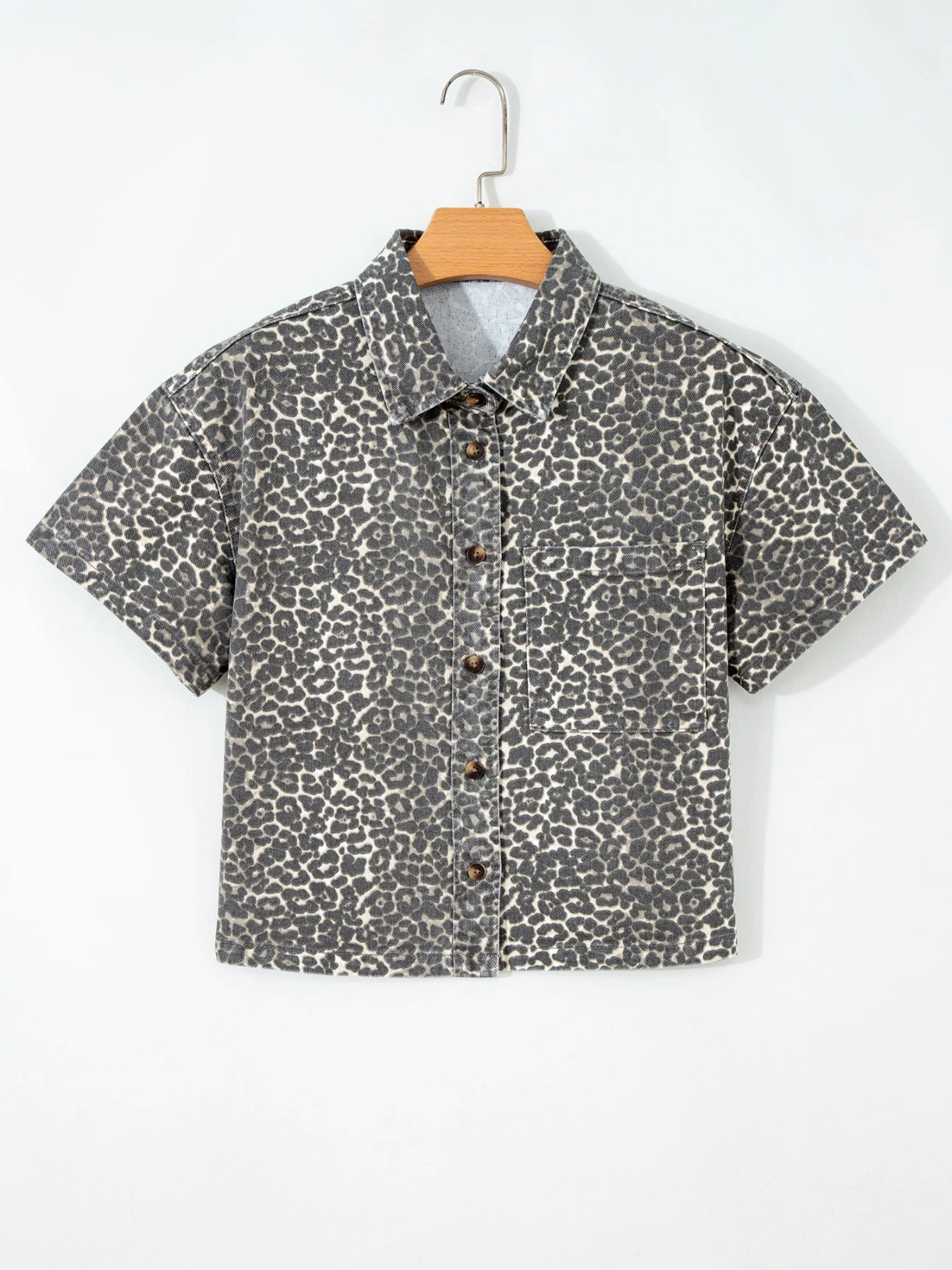 Leopard Print Short Sleeve Denim Shirt - Image 5