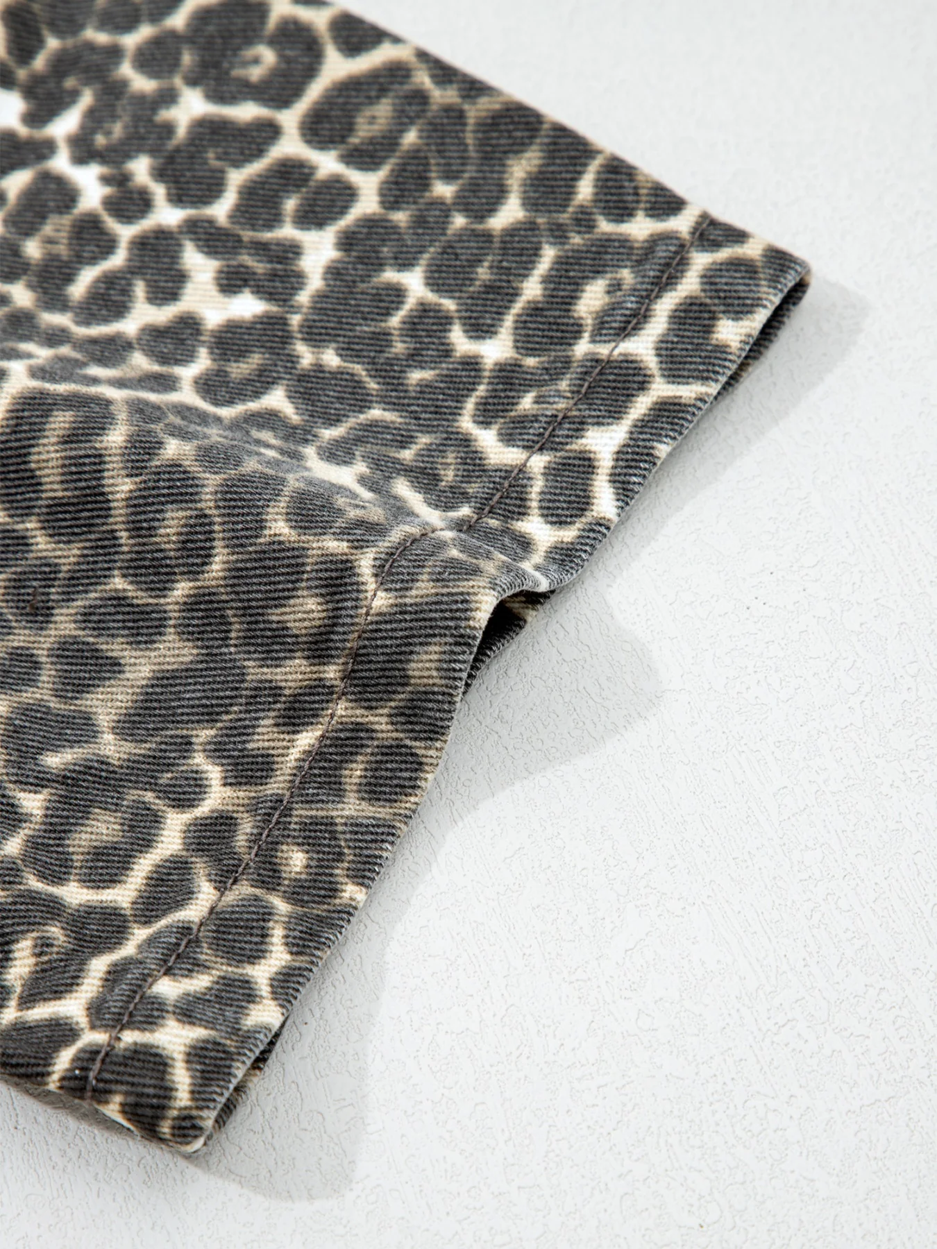 Leopard Print Short Sleeve Denim Shirt - Image 8