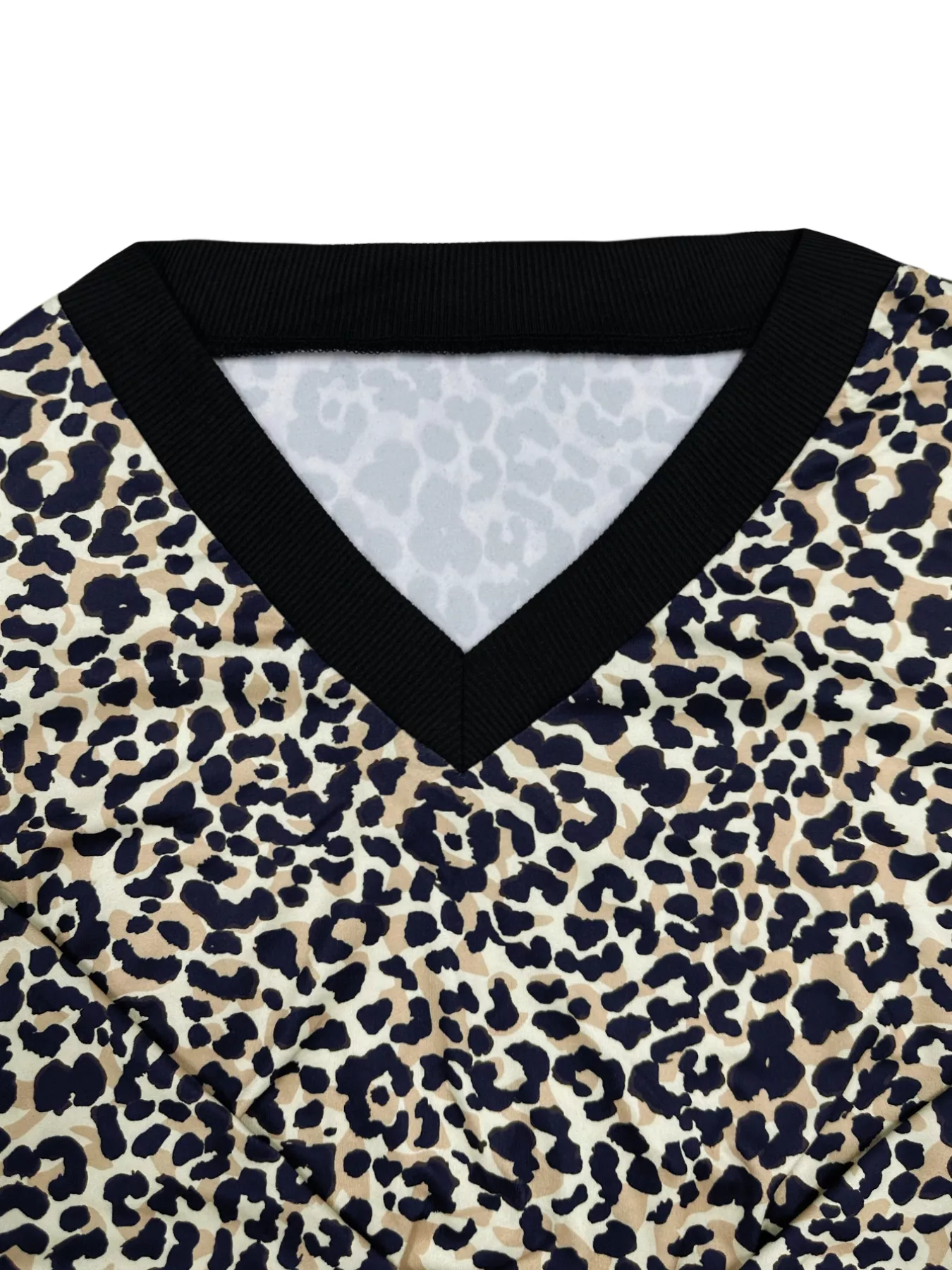 Leopard Print Sweatshirt and Jogger Set - Image 10