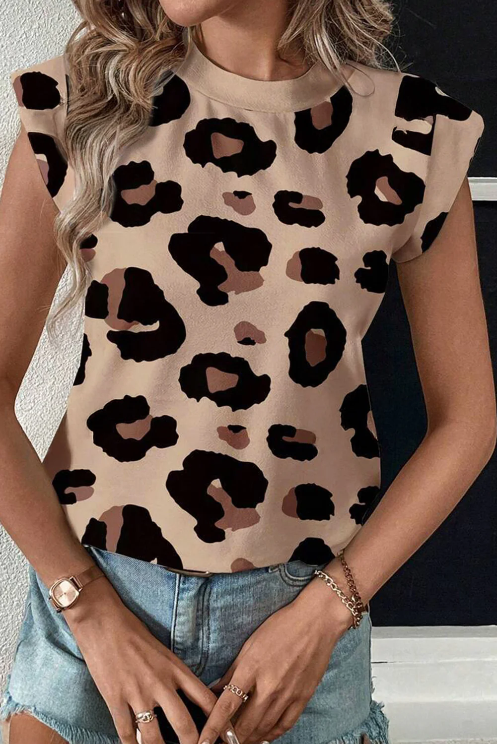 Leopard Round Neck Cap Sleeve T-Shirt - Image 3