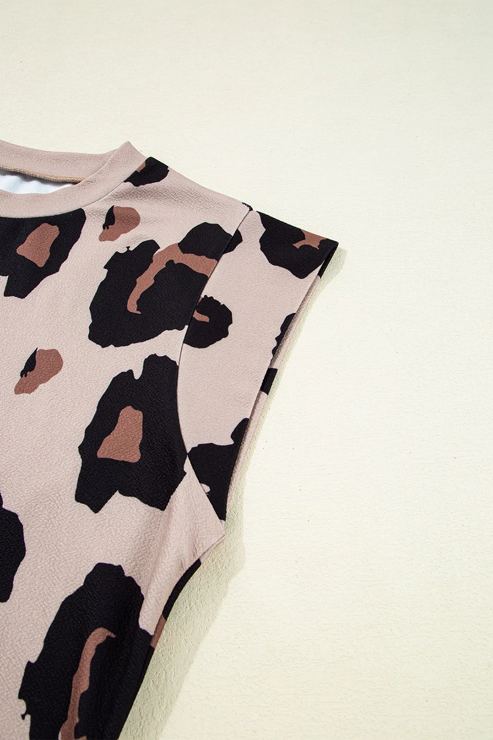 Leopard Round Neck Cap Sleeve T-Shirt - Image 9