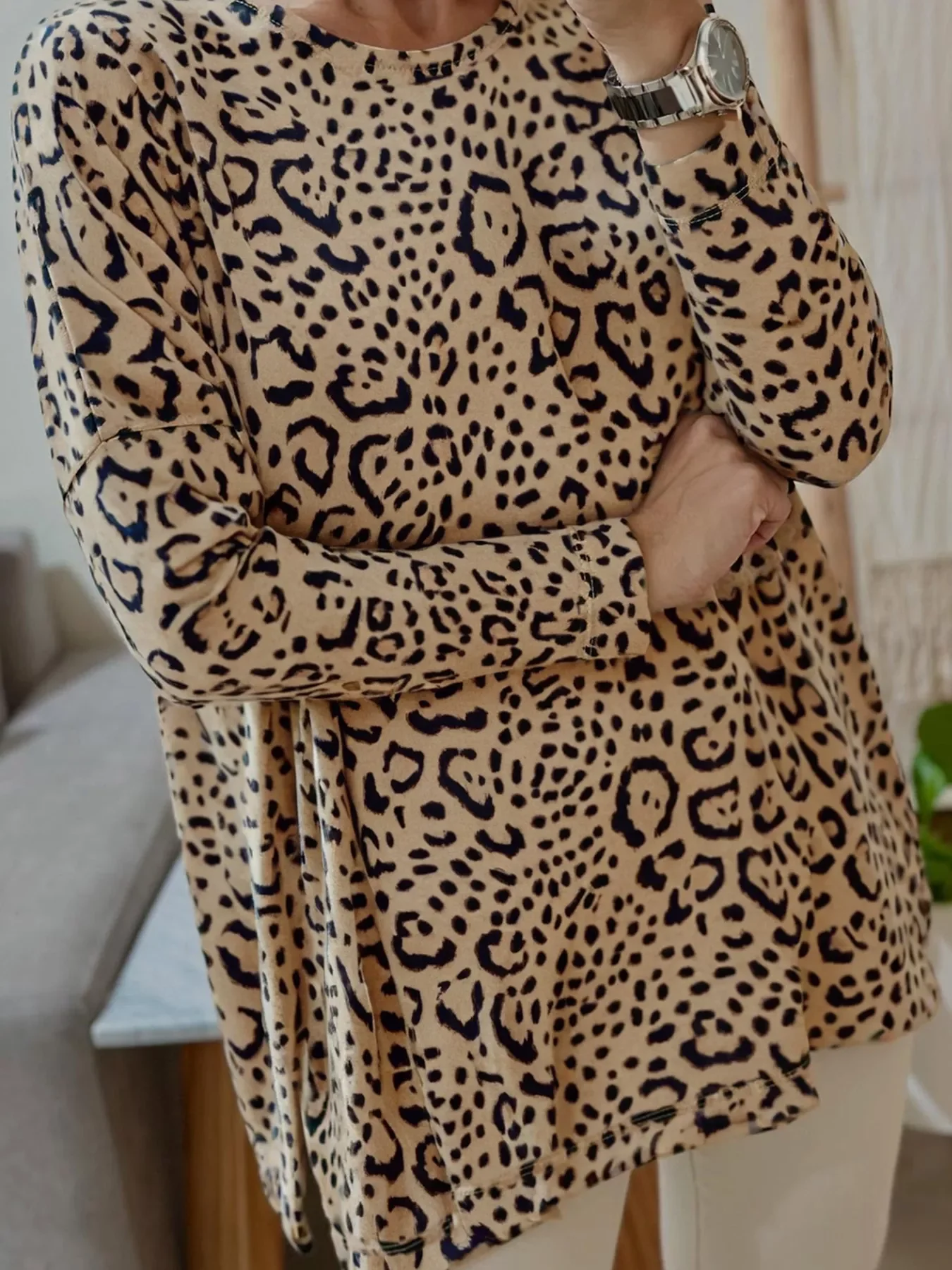 Leopard Round Neck Long Sleeve T-Shirt - Image 3