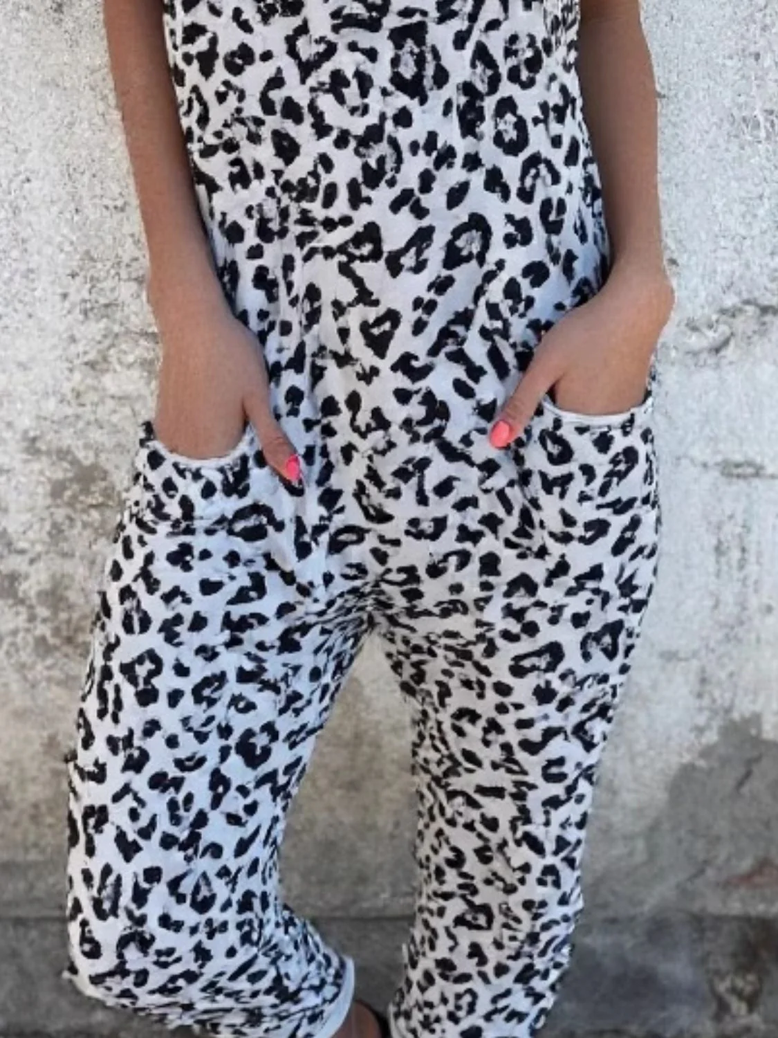 Leopard Sleeveless Jumpsuit with Pockets - Image 4