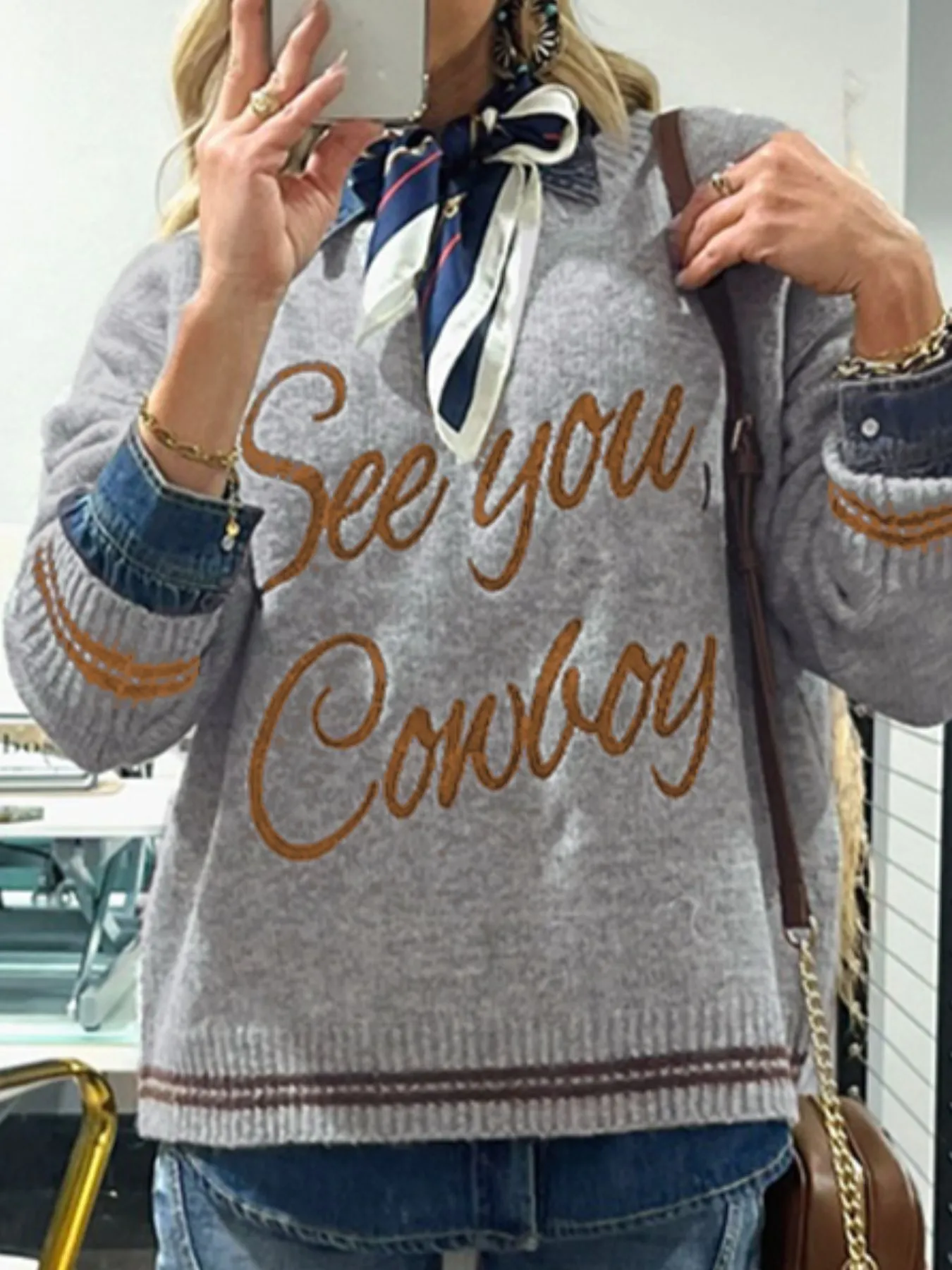 Letter Contrast Hem Round Neck Sweater - Image 13