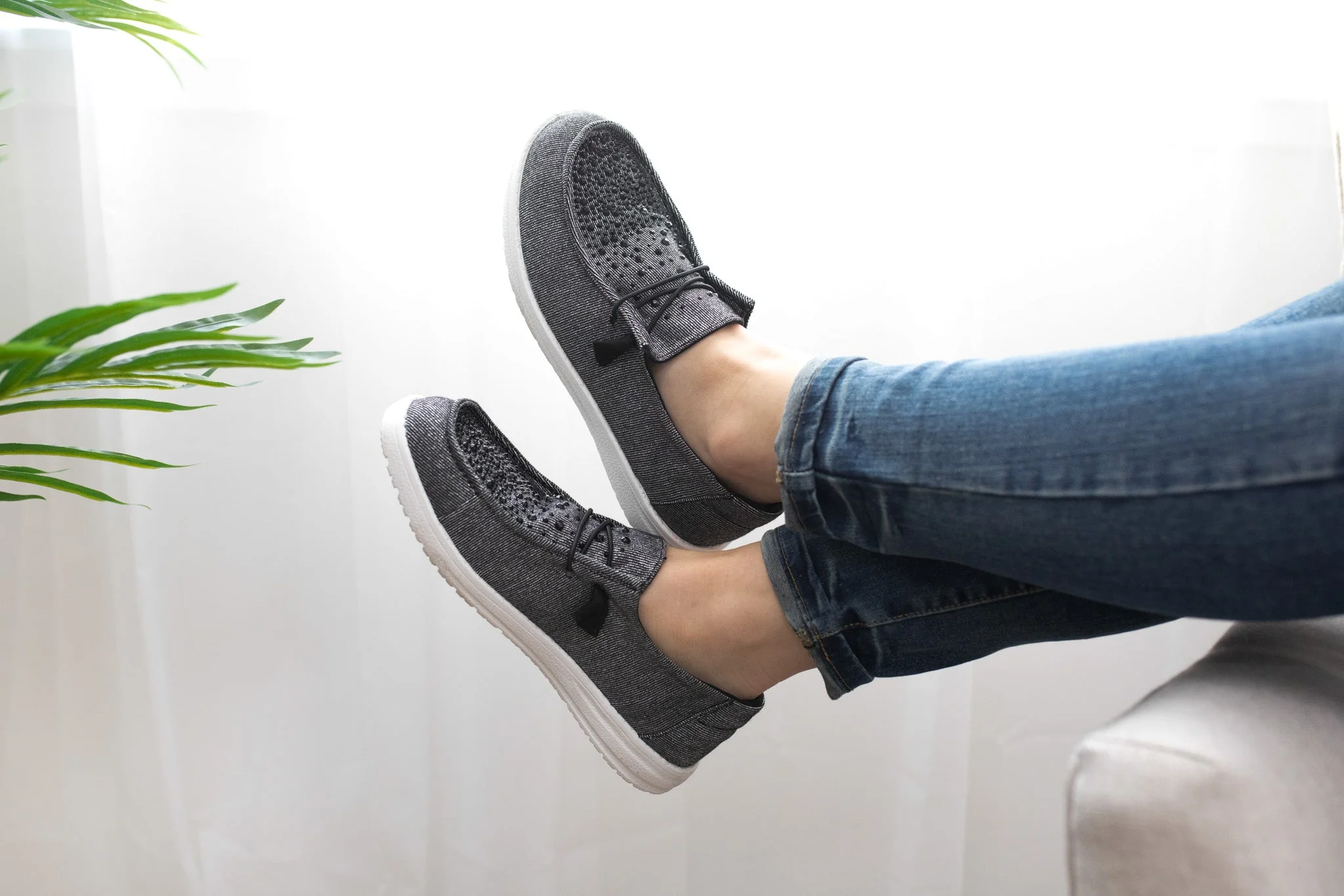Maco Water Drop Sneaker in Black - Image 6
