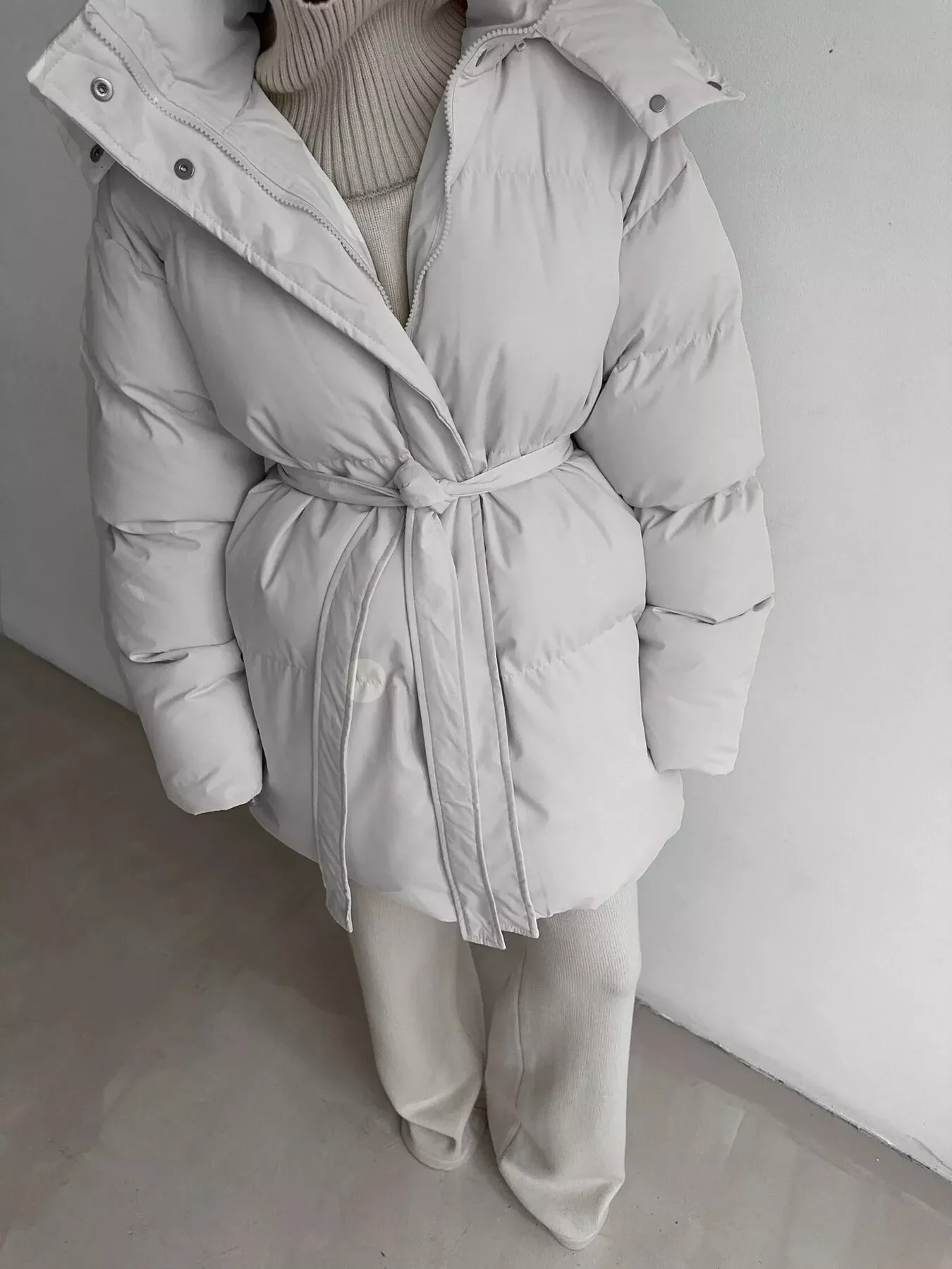 Mid-Length Thickened Hooded Winter Coat with Belted - Image 7