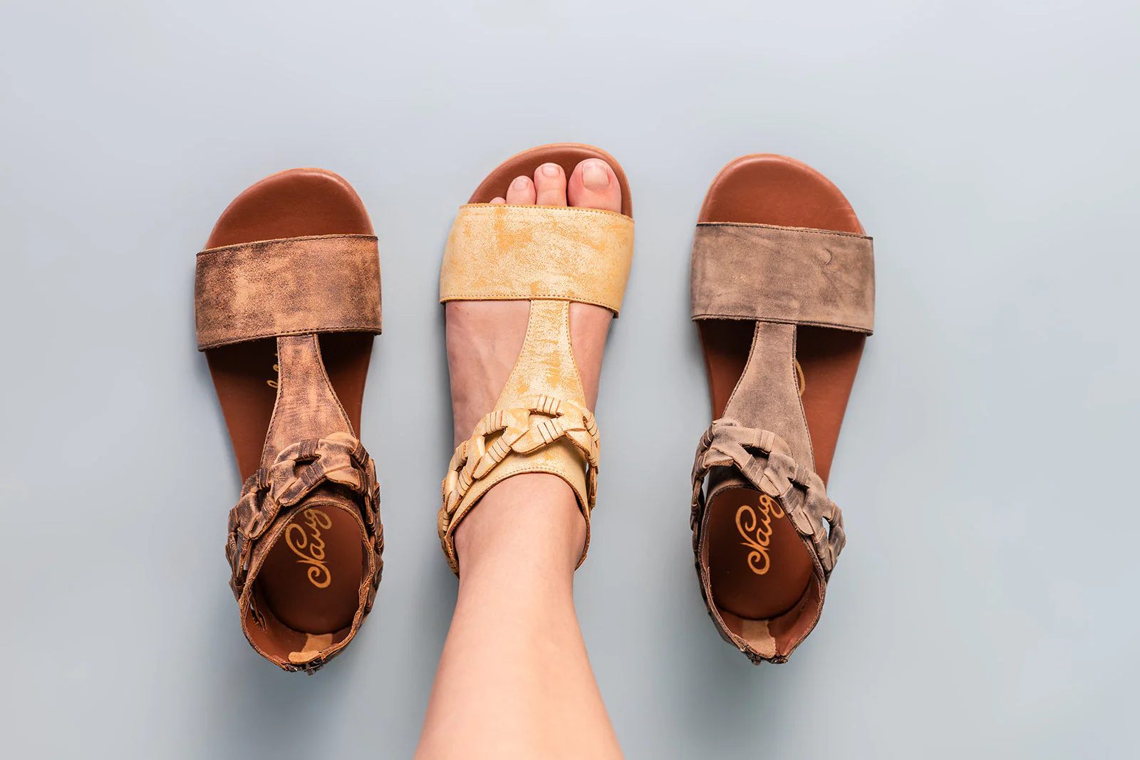 Loop D Loop Sandals in White - Image 3