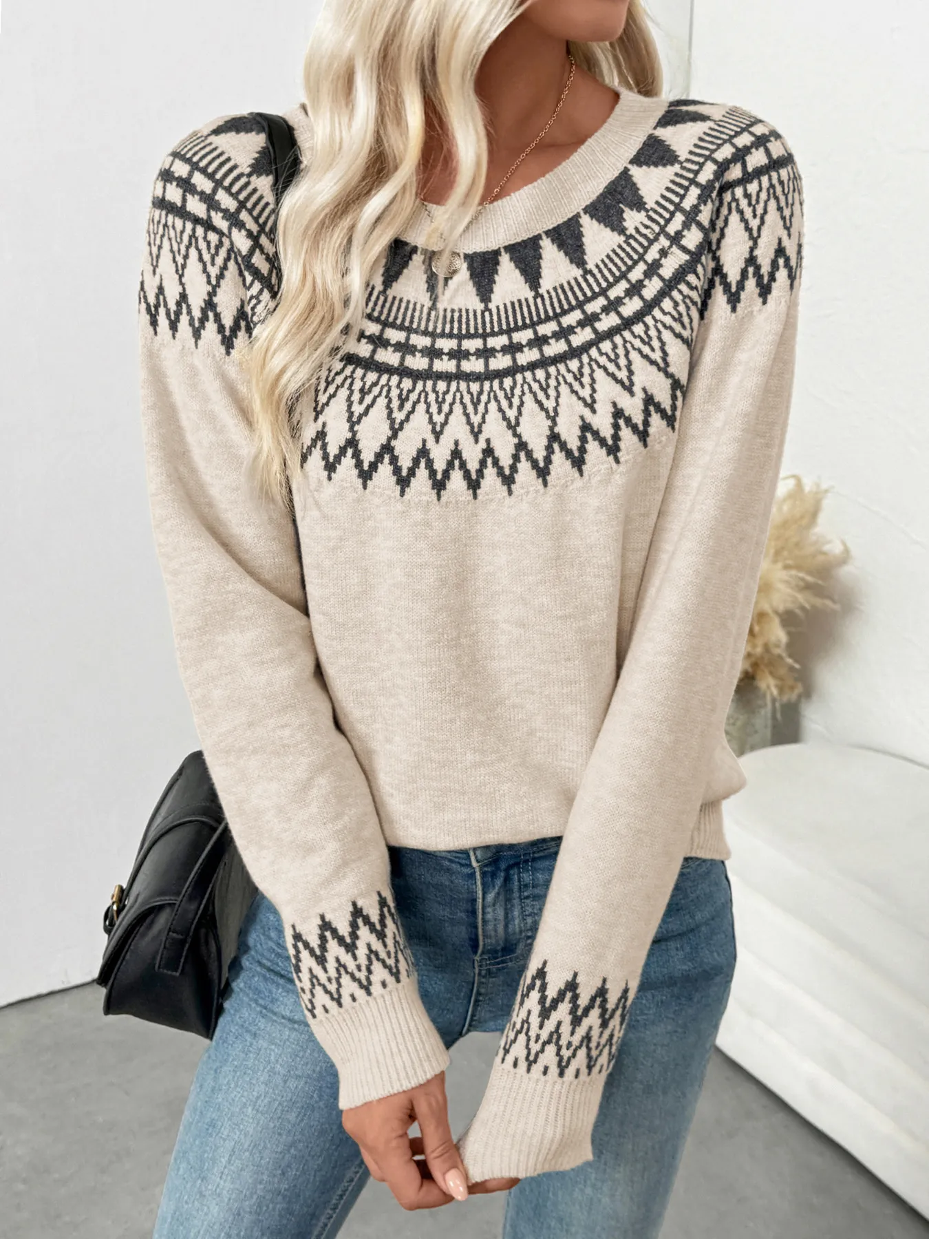 Nordic Fair Isle Pattern Round Neck Sweater - Image 3