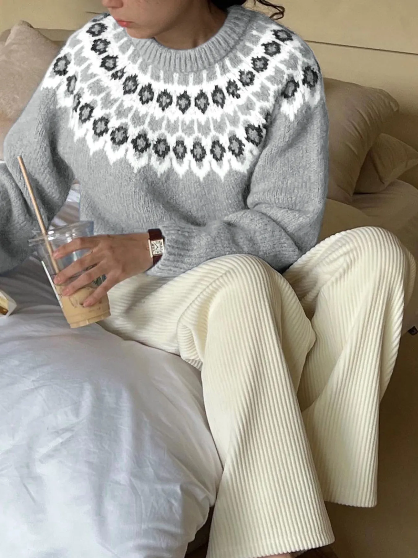 Nordic Fair Isle Pattern Round Neck Sweater - Image 3