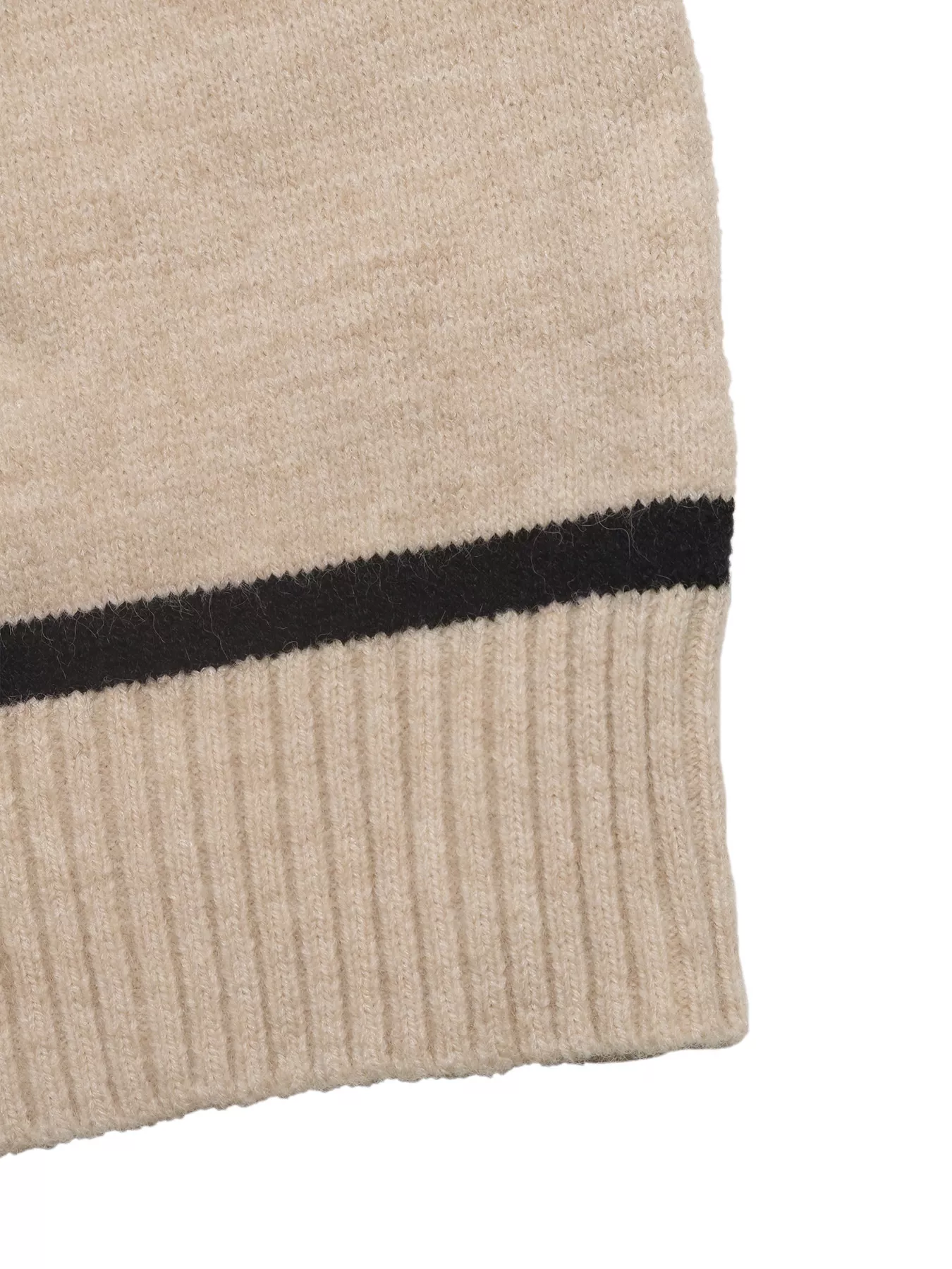 Off-Shoulder Argyle Pattern Sweater - Image 9
