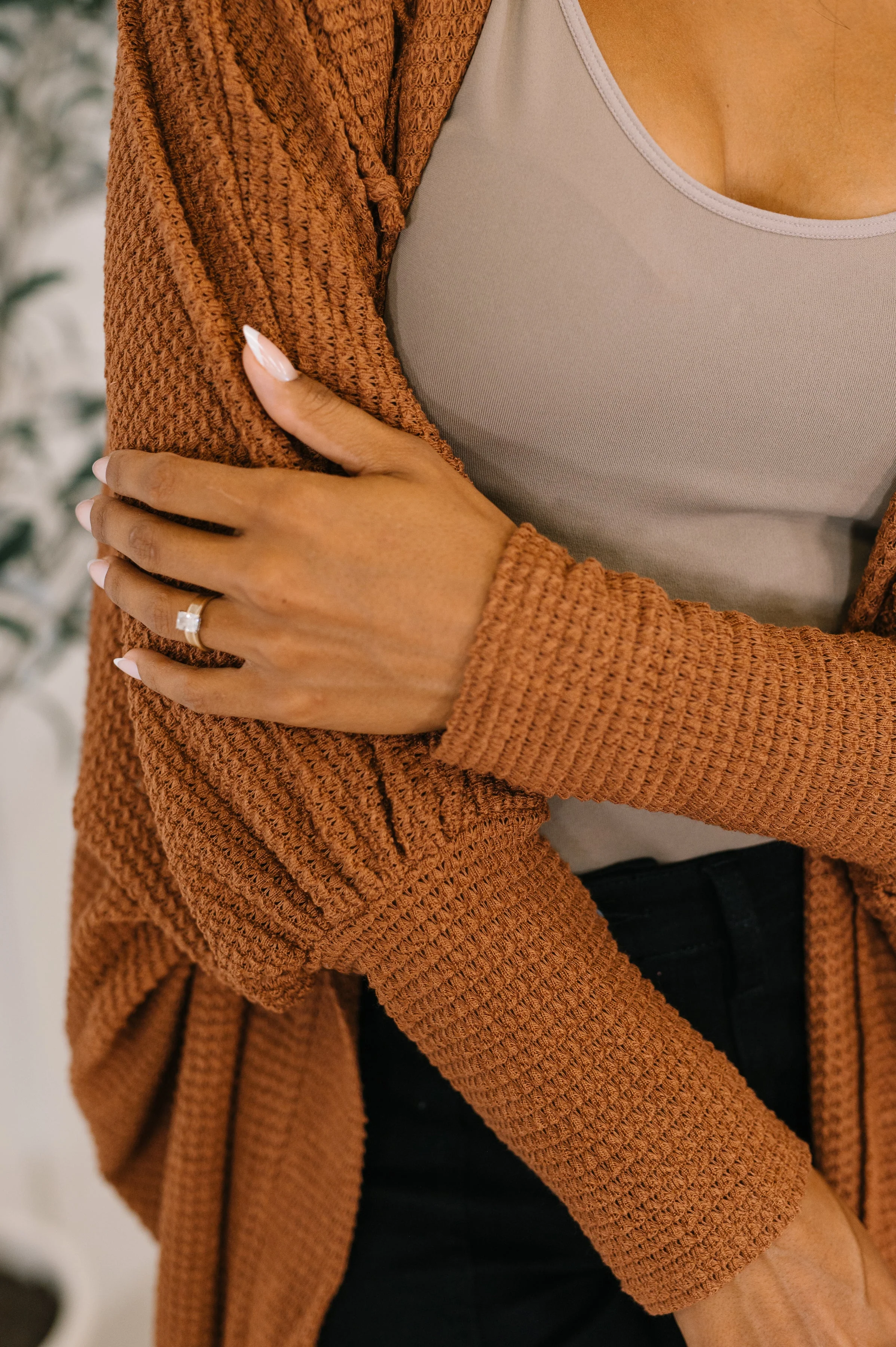 Pamper Travel Hooded Cardigan in Chestnut - Image 2
