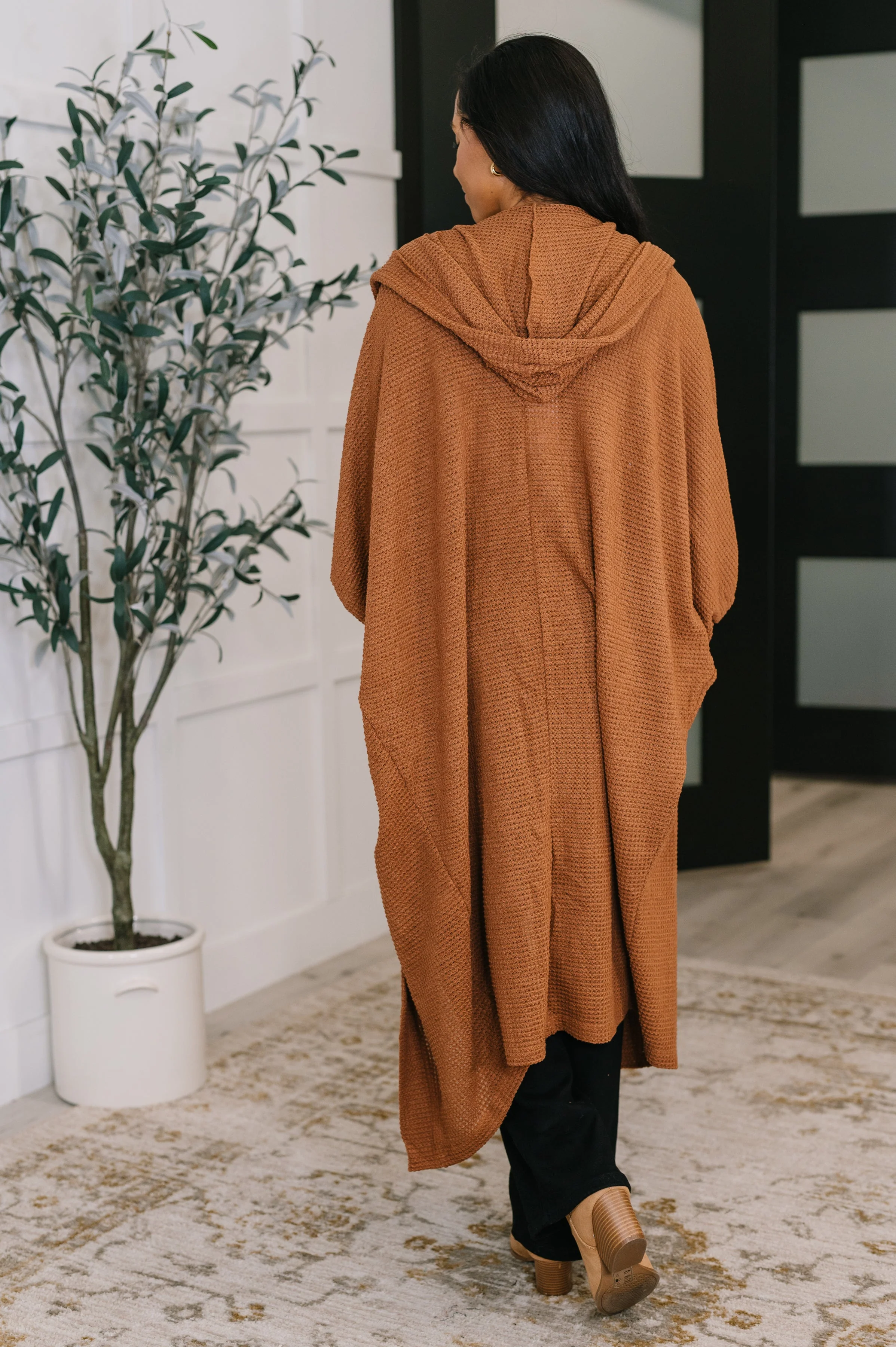 Pamper Travel Hooded Cardigan in Chestnut - Image 5