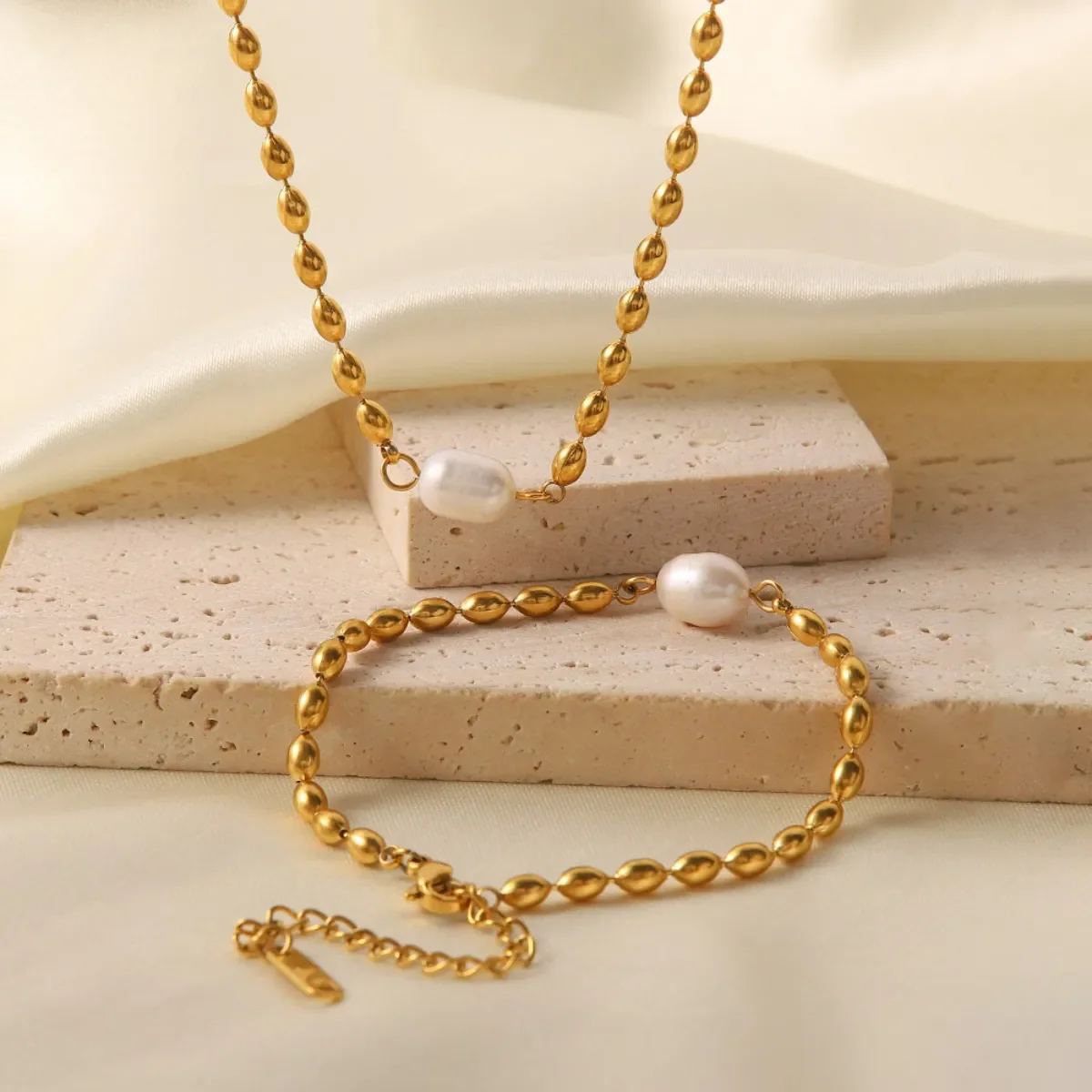 Pearl and Gold Chain Jewelry Set with Necklace and Bracelet