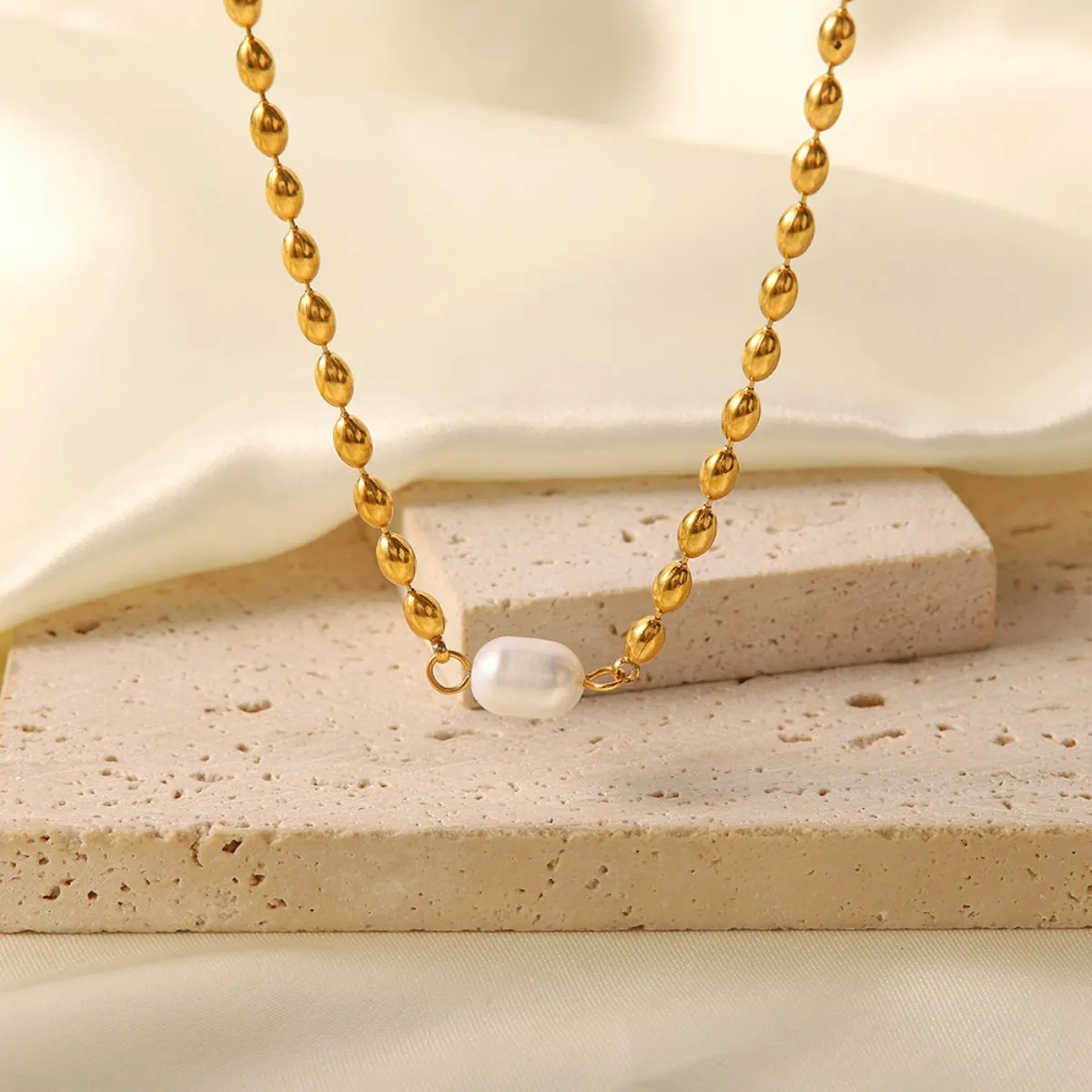 Pearl and Gold Chain Jewelry Set with Necklace and Bracelet - Image 3