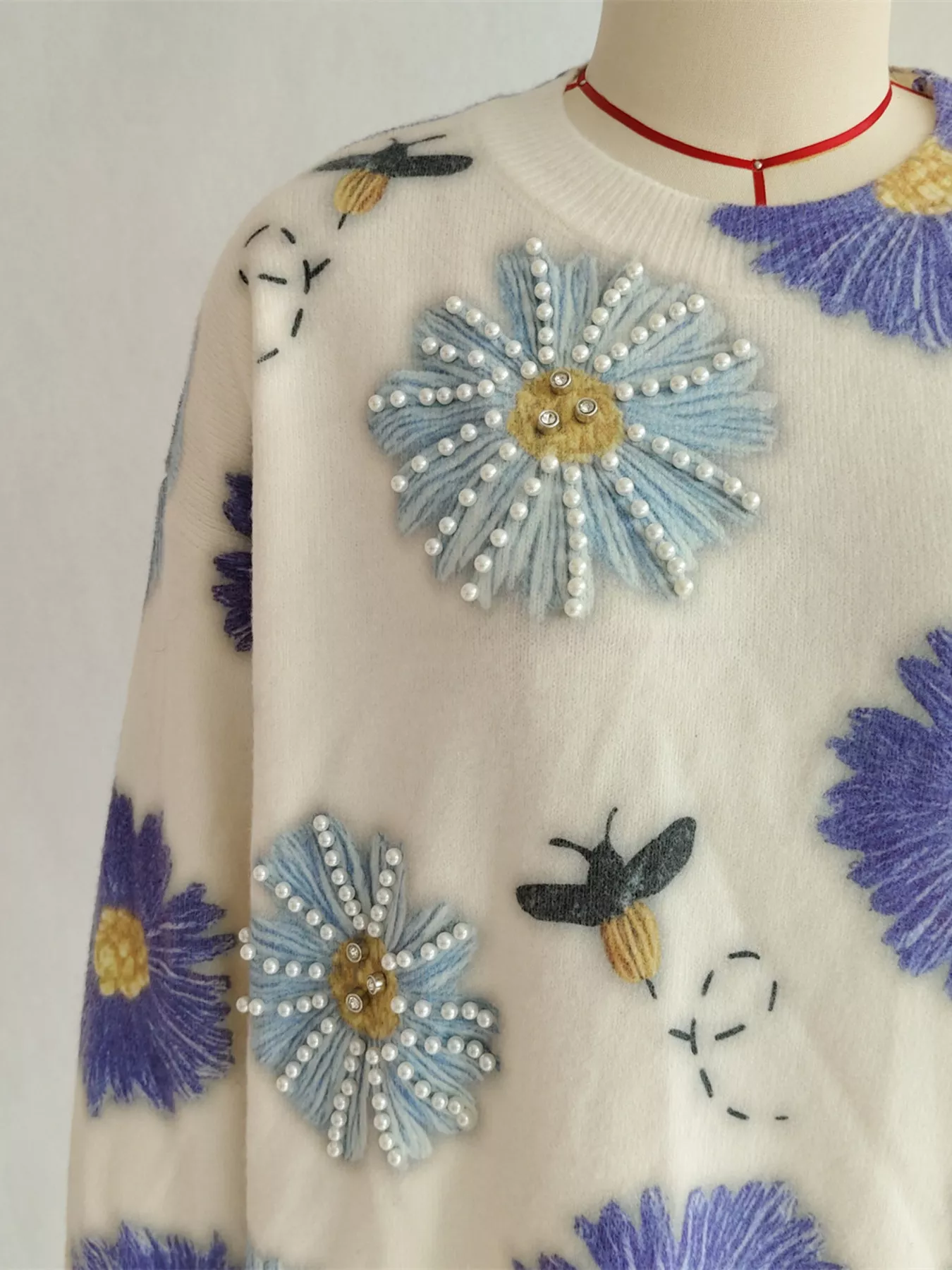 Pearl Detail Flower Round Neck Sweater - Image 6