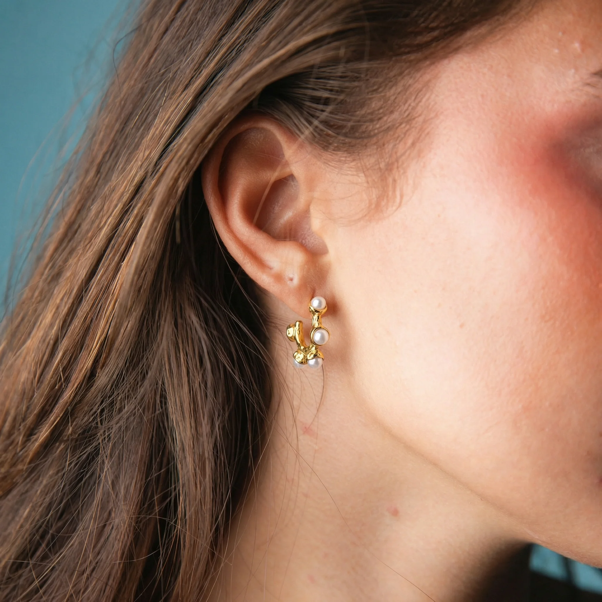 Pearl, Gold Hammered Hoop Earring - Image 2