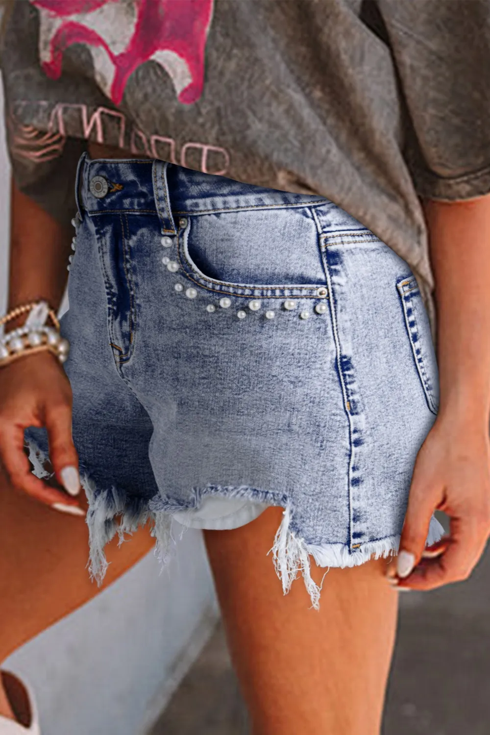 Pearl Studded Pockets Raw Hem Denim Shorts - Image 4