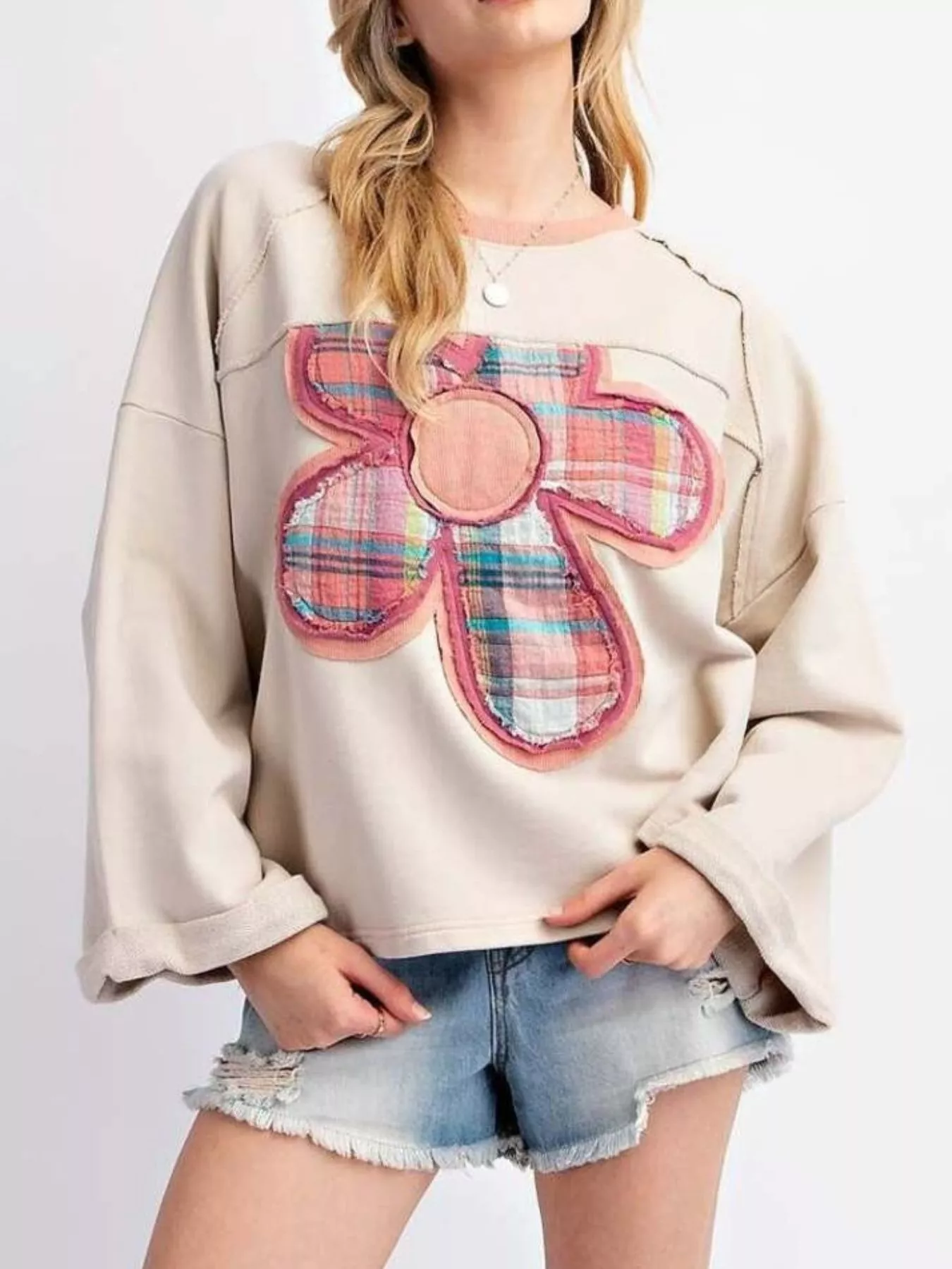 Plaid Flower Patched Round Neck T-Shirt - Image 6