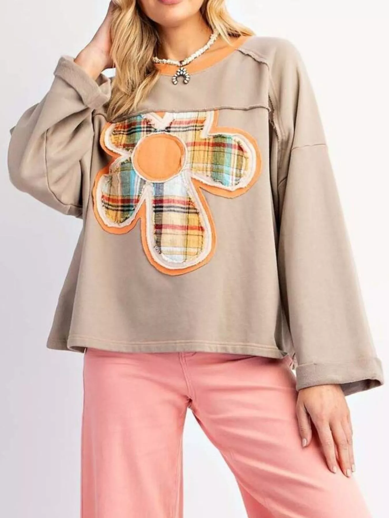 Plaid Flower Patched Round Neck T-Shirt - Image 8