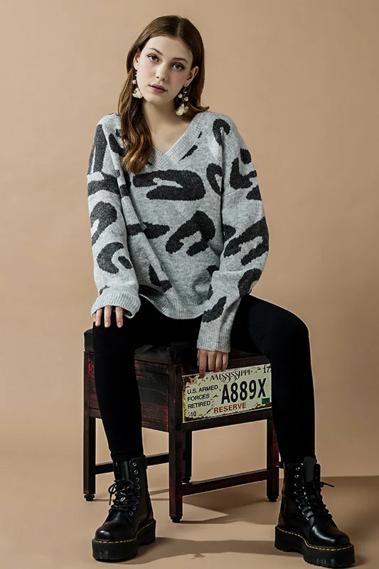 Plus Fuzzy Mohair Jacquard V-Neck Leopard Sweater - Image 12