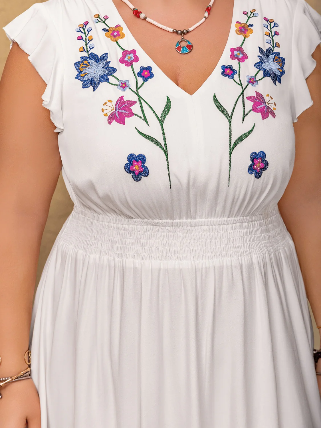 Plus Size Embroidered Floral V-Neck Cap Sleeve Maxi Dress - Image 3
