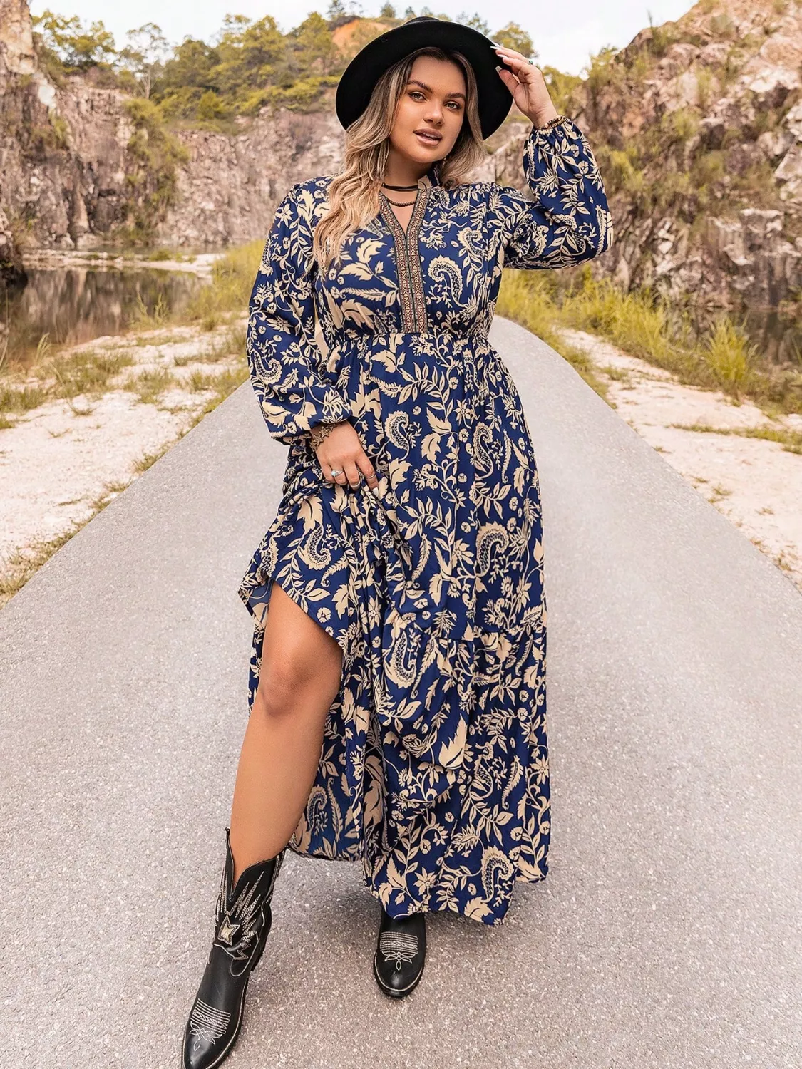 Plus Size Floral Print Long Sleeve Maxi Dress - Image 2