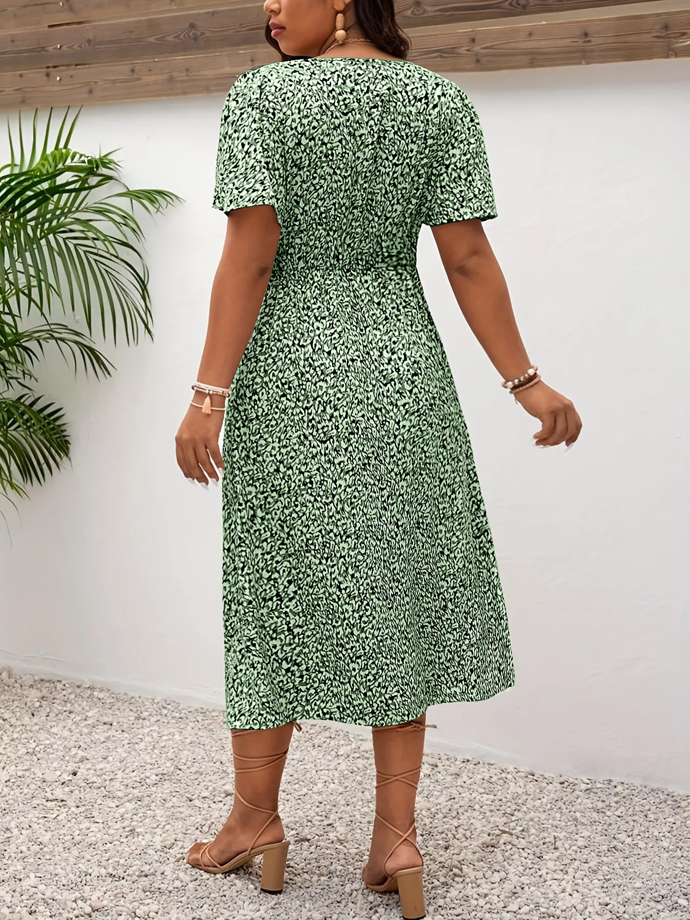 Plus Size Printed V-Neck Short Sleeve Midi Dress - Image 7