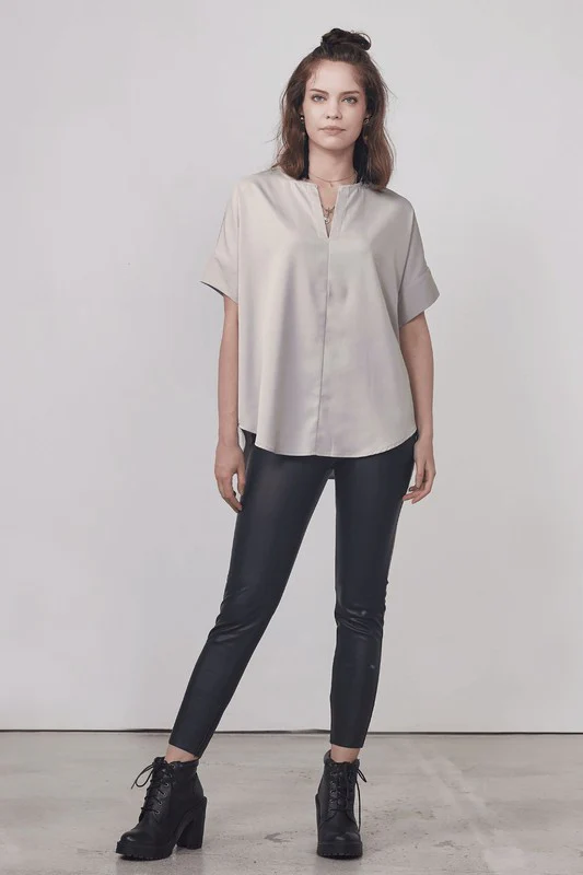 Plus  V-neckline Dolman Short Sleeve Blouse Top - Image 18