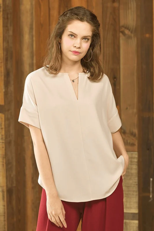 Plus  V-neckline Dolman Short Sleeve Blouse Top - Image 7
