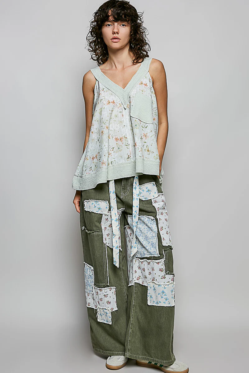 POL Floral V-Neck Tank with Front Pocket - Image 5
