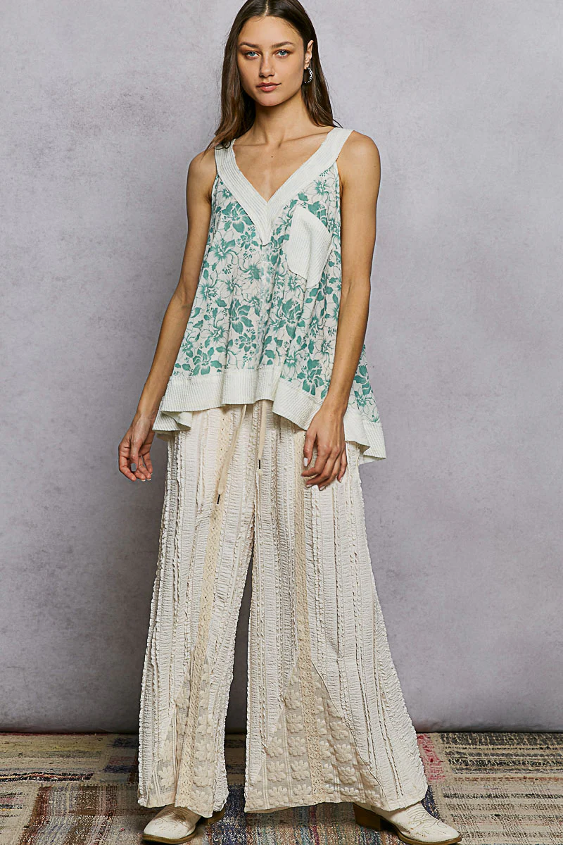 POL Floral V-Neck Tank with Front Pocket - Image 5