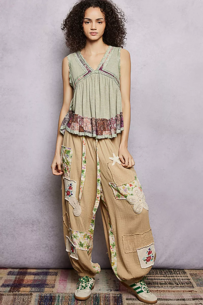 POL Lace Detail Ruffled Ribbed Sleeveless Top with Floral Pattern Trim Detail - Image 5