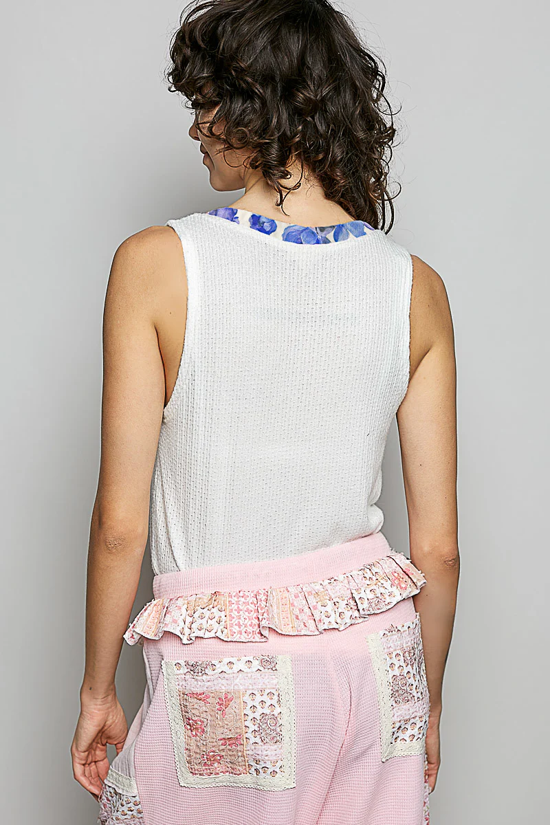 POL Ribbed V-Neck Tank with Contrast Floral Neckband - Image 4
