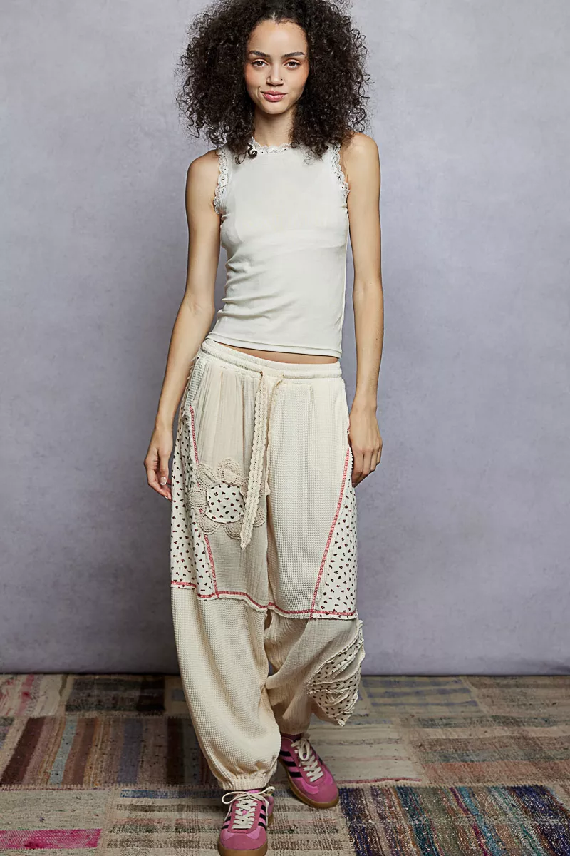 POL Round Neck Cropped Tank with Lace Trim - Image 4