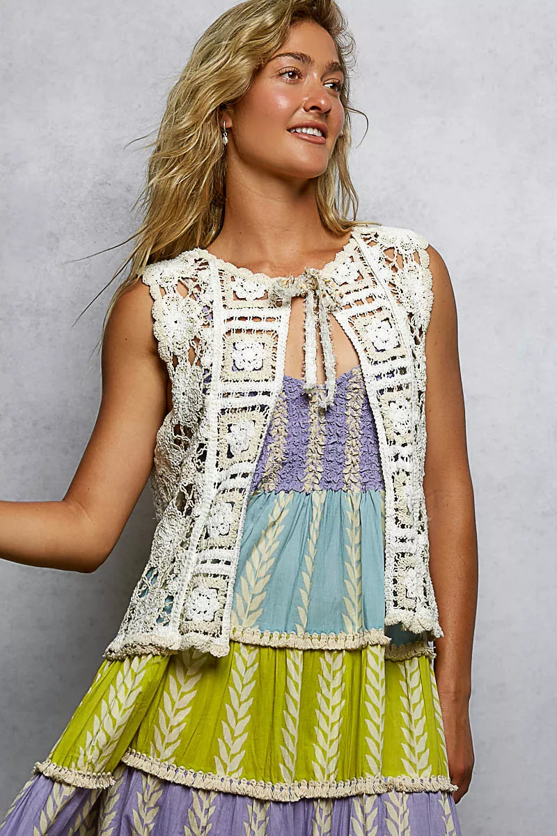 POL Tie Front Floral Pattern Crochet Vest with Scalloped Edge - Image 10
