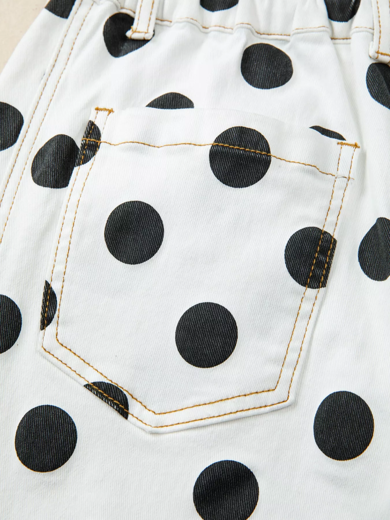 Polka Dot High-Waisted Jeans - Image 10