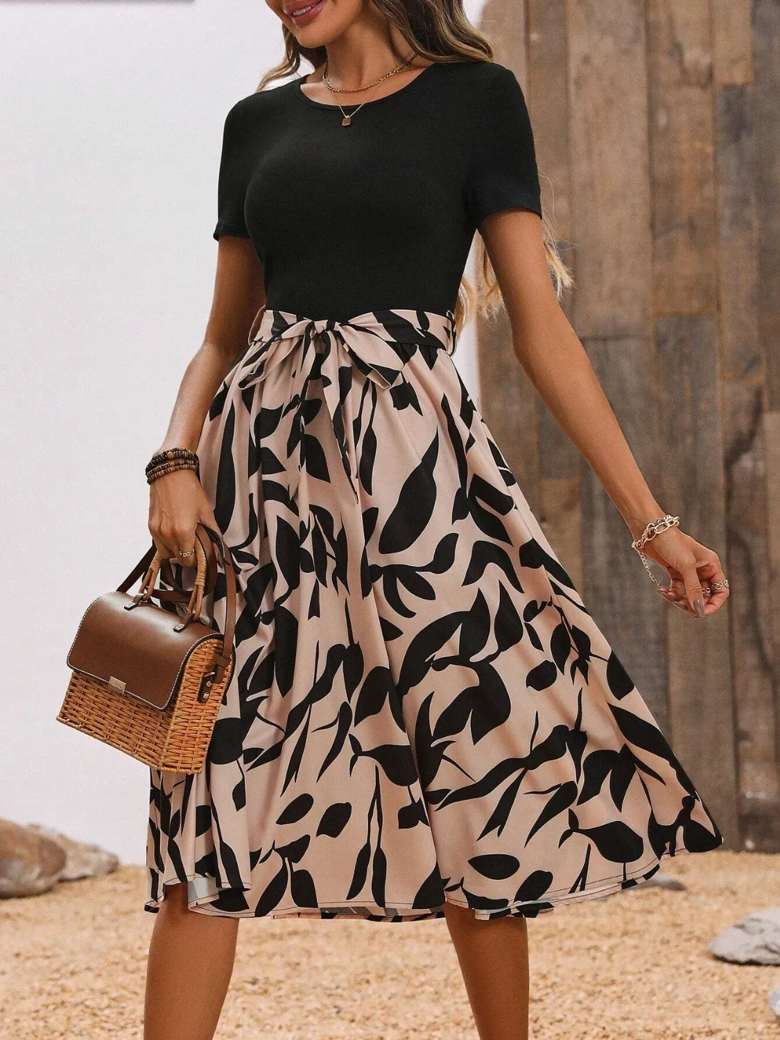 Printed Round Neck Short Sleeve Midi Dress - Image 4
