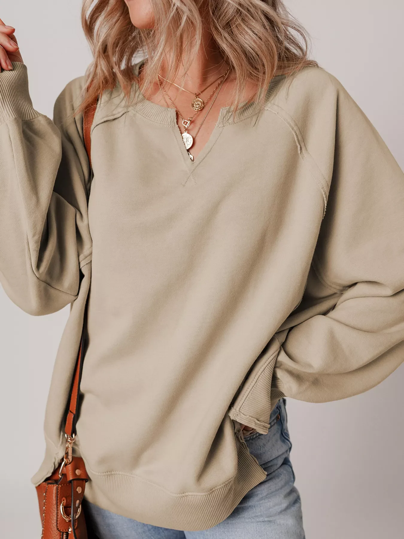 Raw Edge Exposed Seam Raglan Sleeve Side Slit Sweatshirt - Image 3