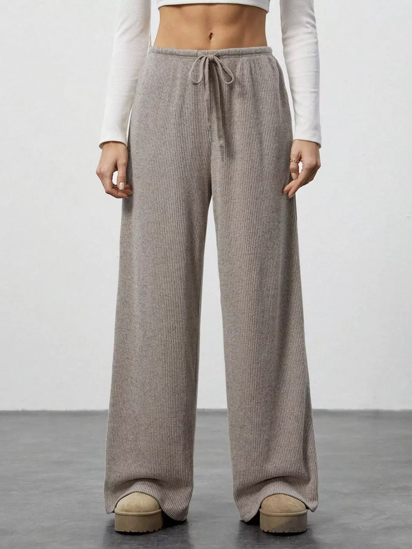 Relaxed Fit Wide Leg Pants - Image 3
