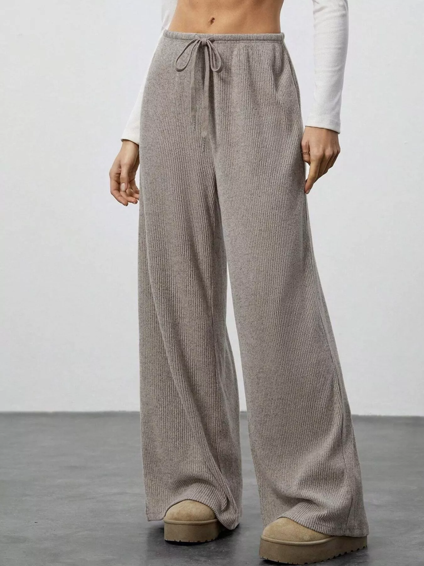 Relaxed Fit Wide Leg Pants - Image 4