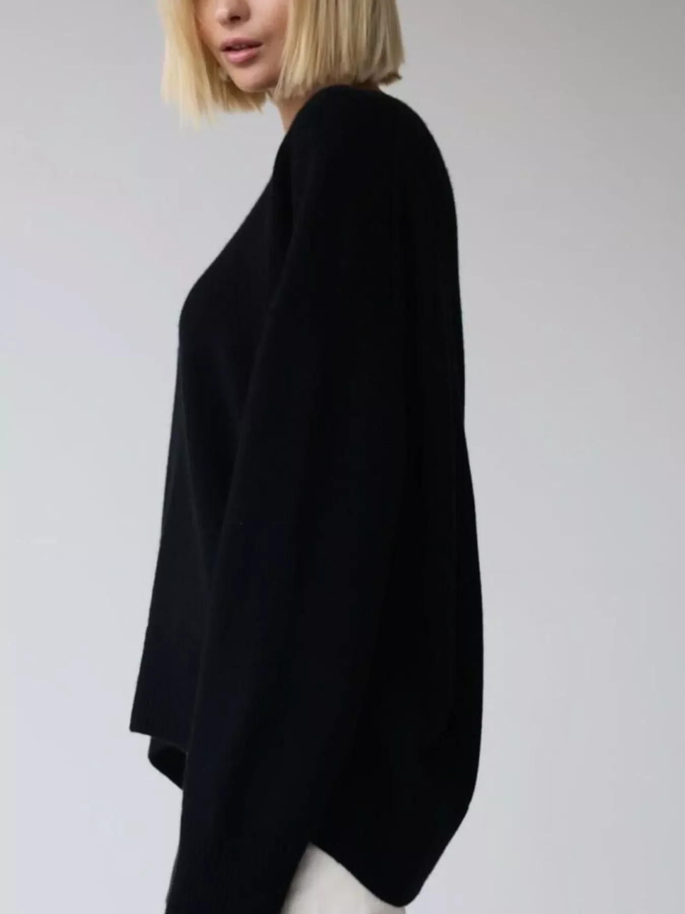 Ribbed Hem Round Neck Sweater - Image 13