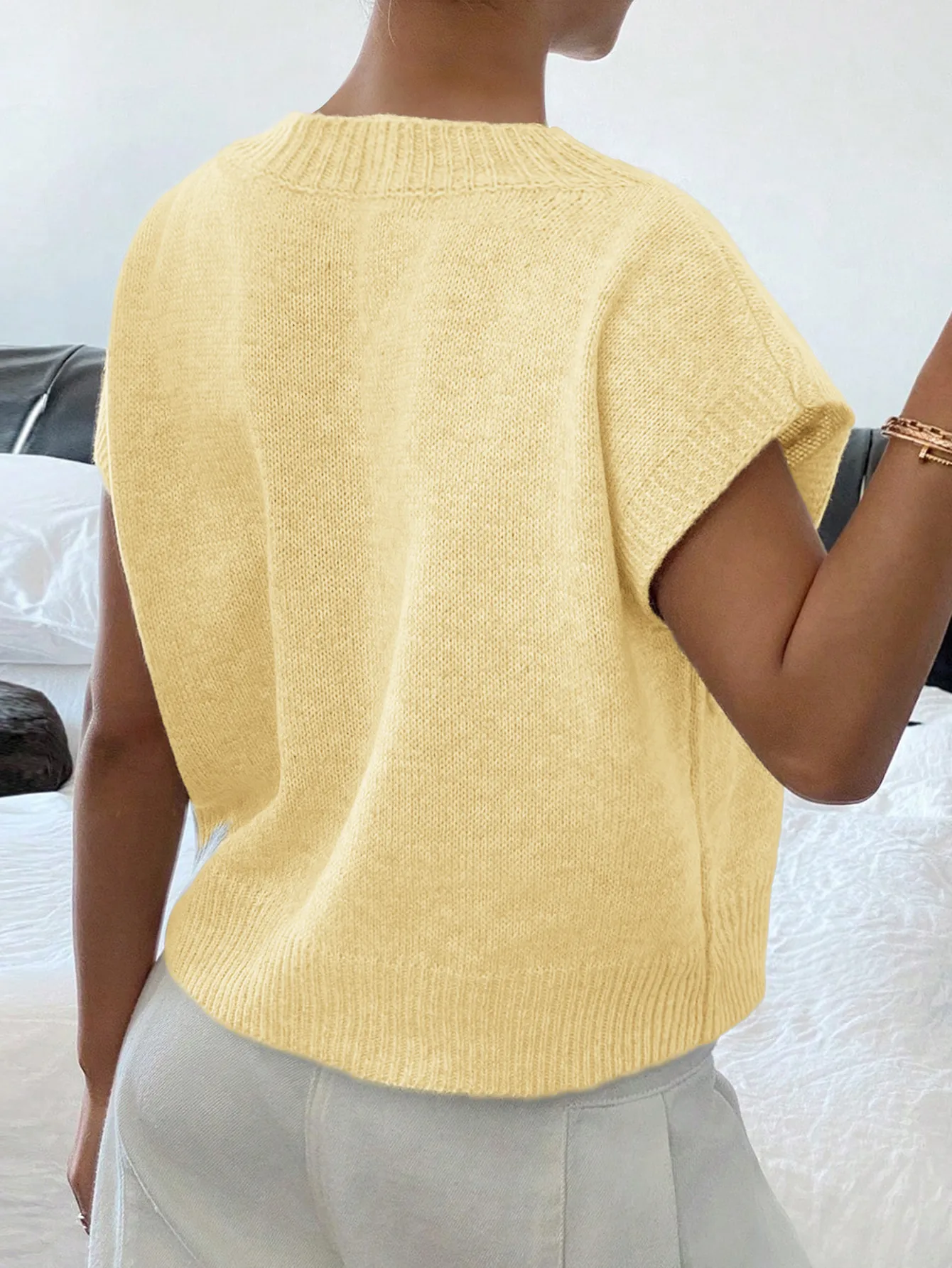 Ribbed Hem V-Neck Short Sleeve Sweater - Image 13